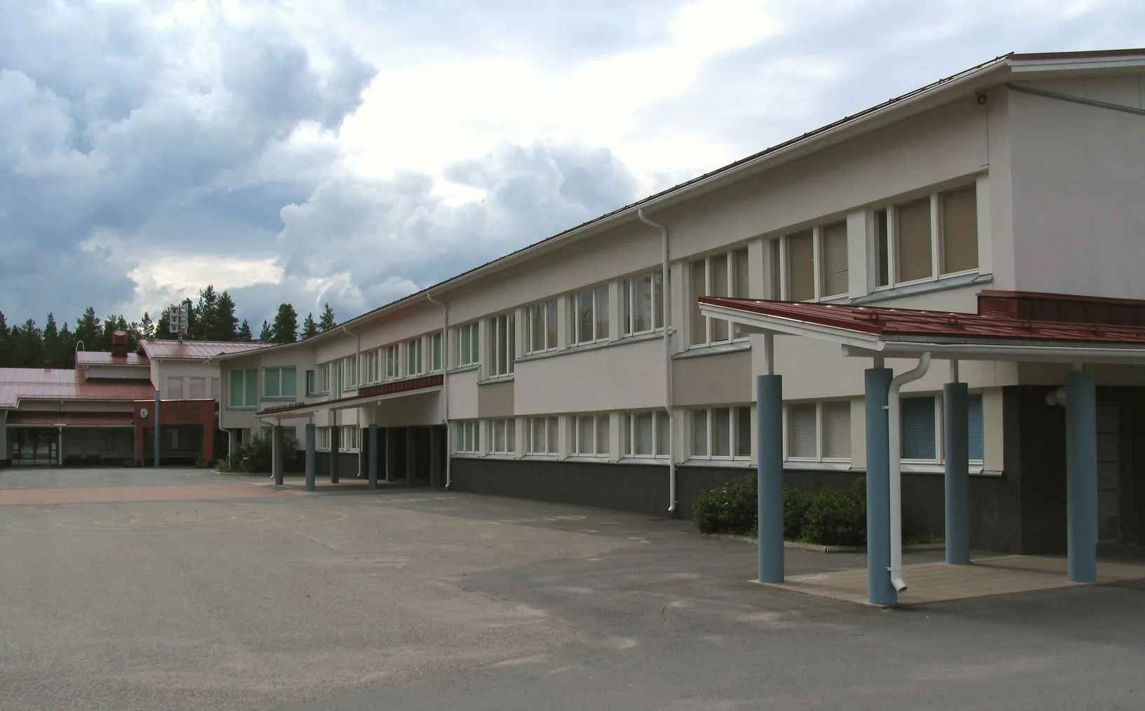 Photo showing: Ylikylä School, Kempele, Finland