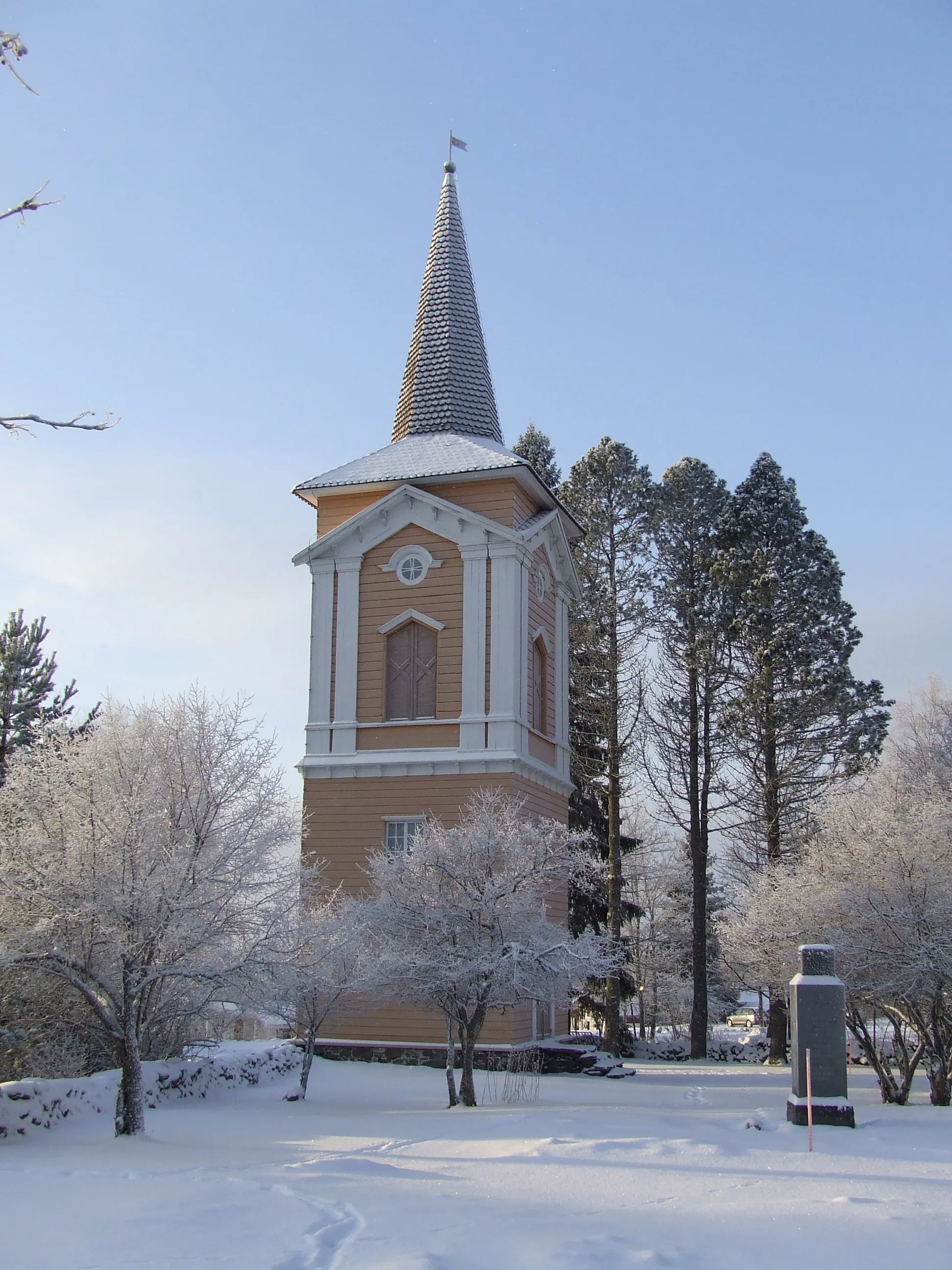 Photo showing: The belltower of Kiihtelysvaara Church in Joensuu, Finland.