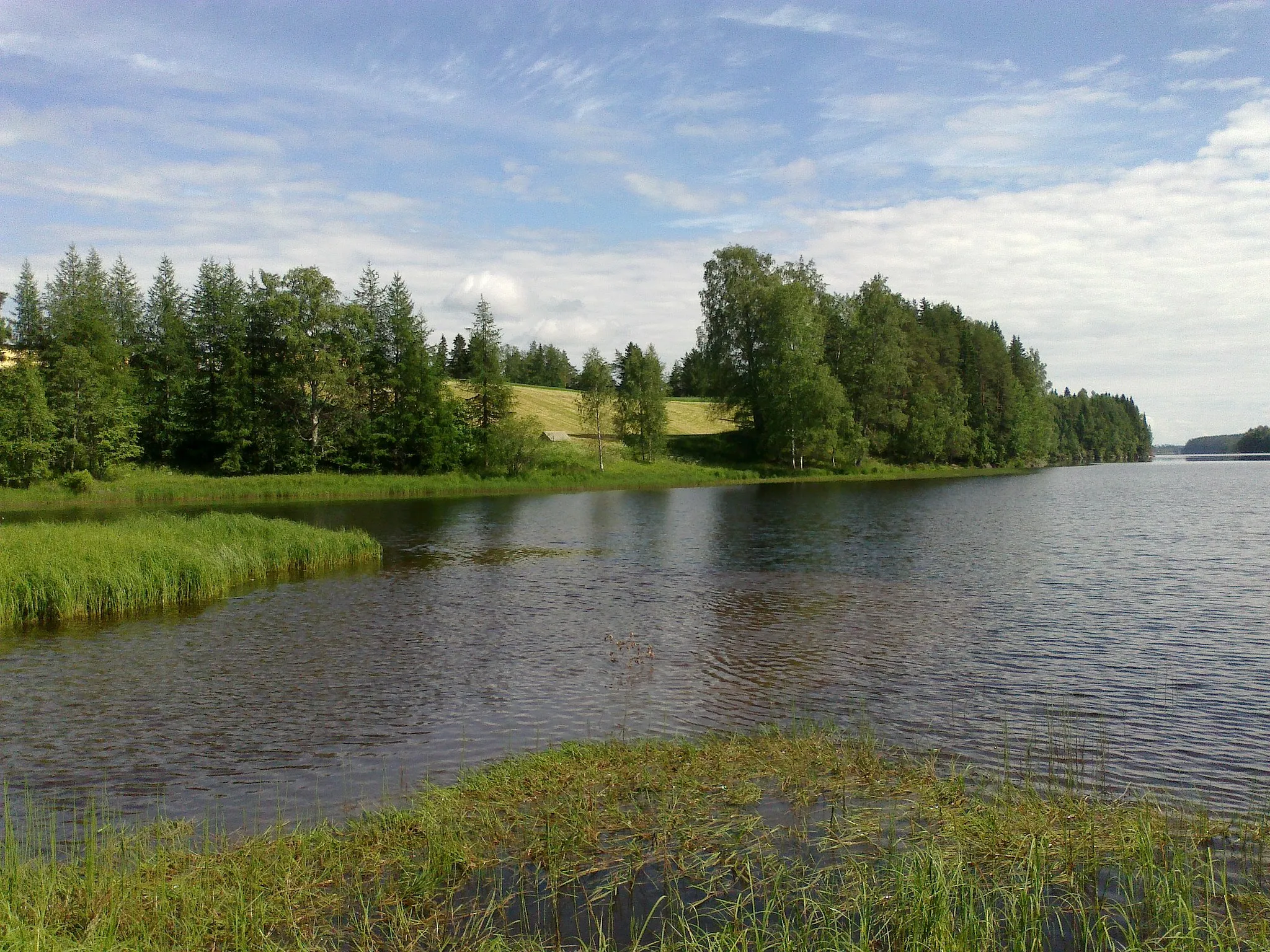 Photo showing: The sound is a part of the Lake Maaninkajärvi.