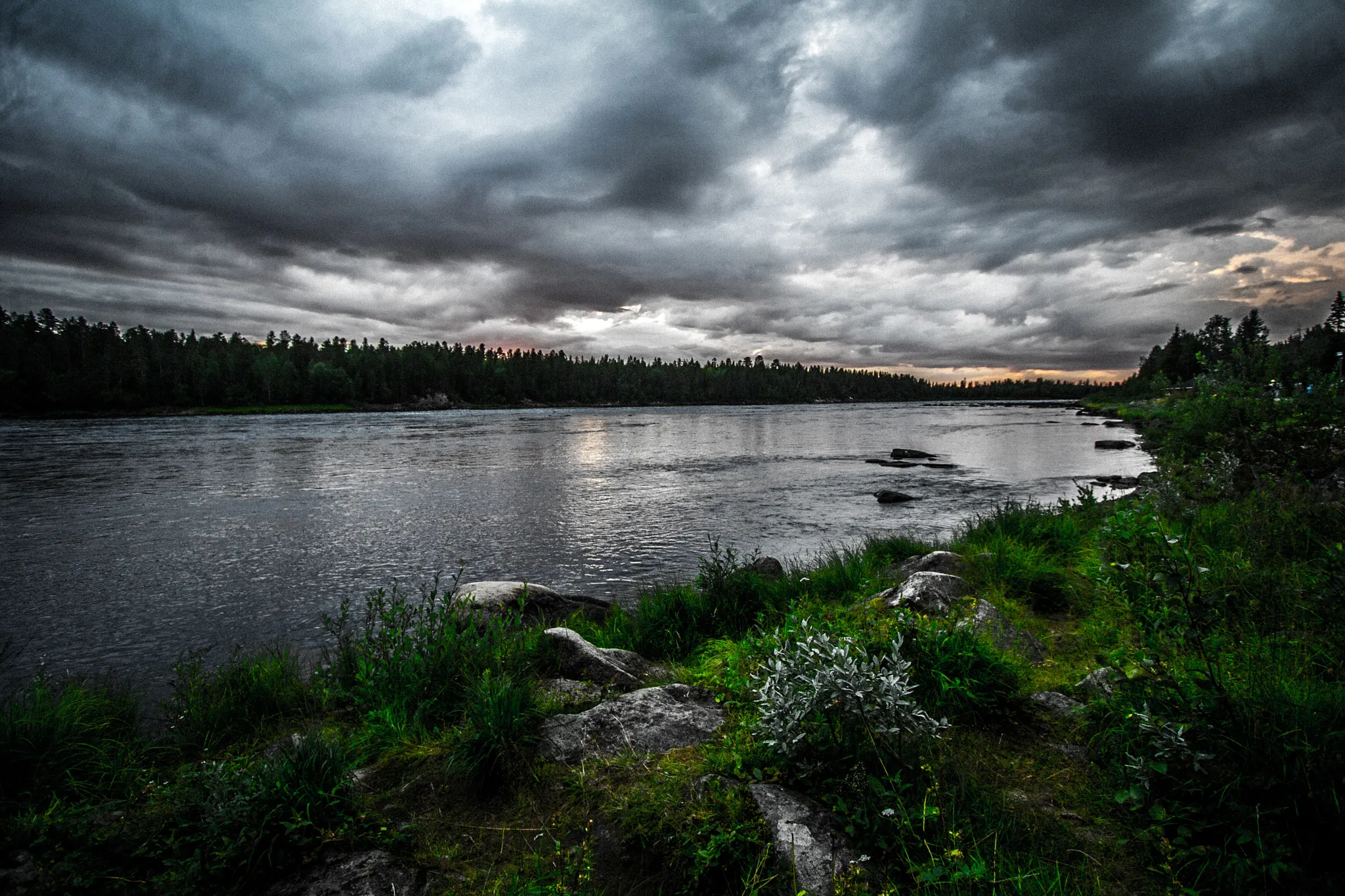 Photo showing: 500px provided description: Finland [#lake ,#forest ,#travel ,#europe ,#finland ,#lapland ,#lappi]