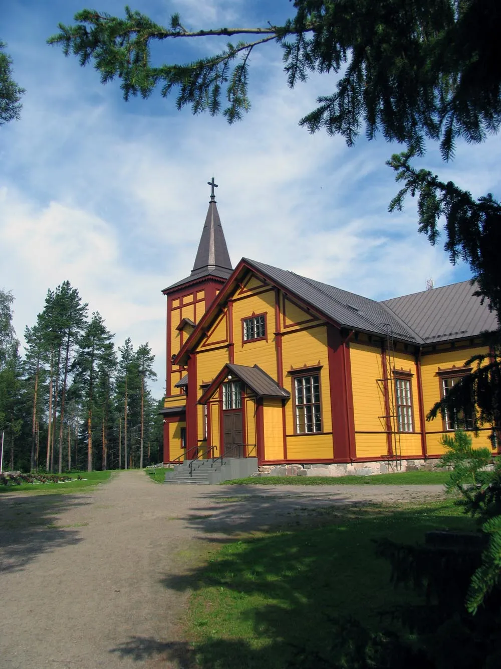 Photo showing: Sievi Church in Sievi, Finland. The church was designed by architect L.I. Lindqvist and it was completed in 1861.
