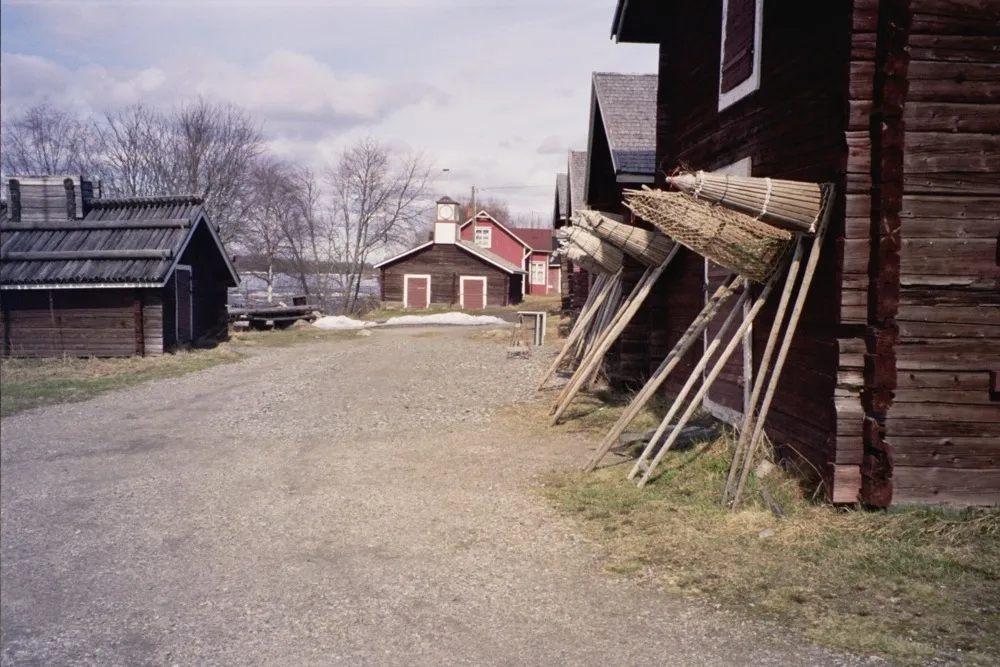 Photo showing: Vanhoja rakennuksia Kukkolankoskella Torniossa.