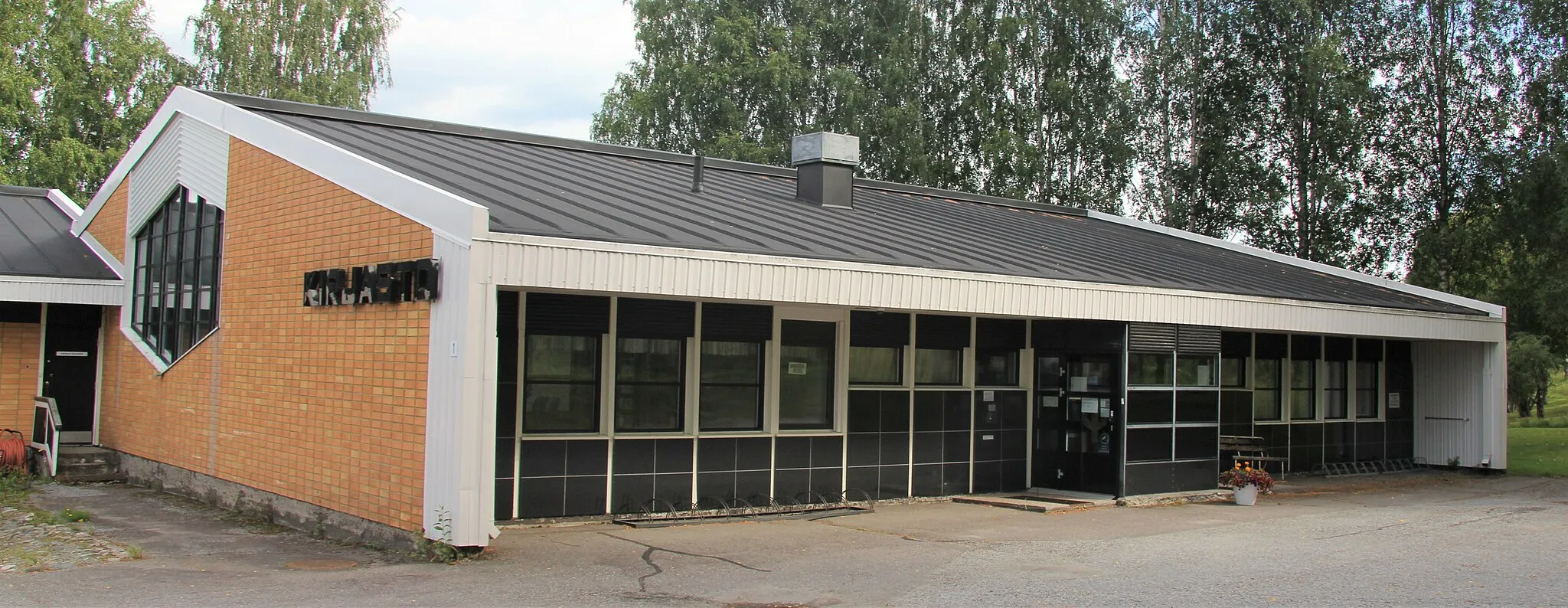 Photo showing: Varpaisjärvi Library is a public library in Lapinlahti, Finland.