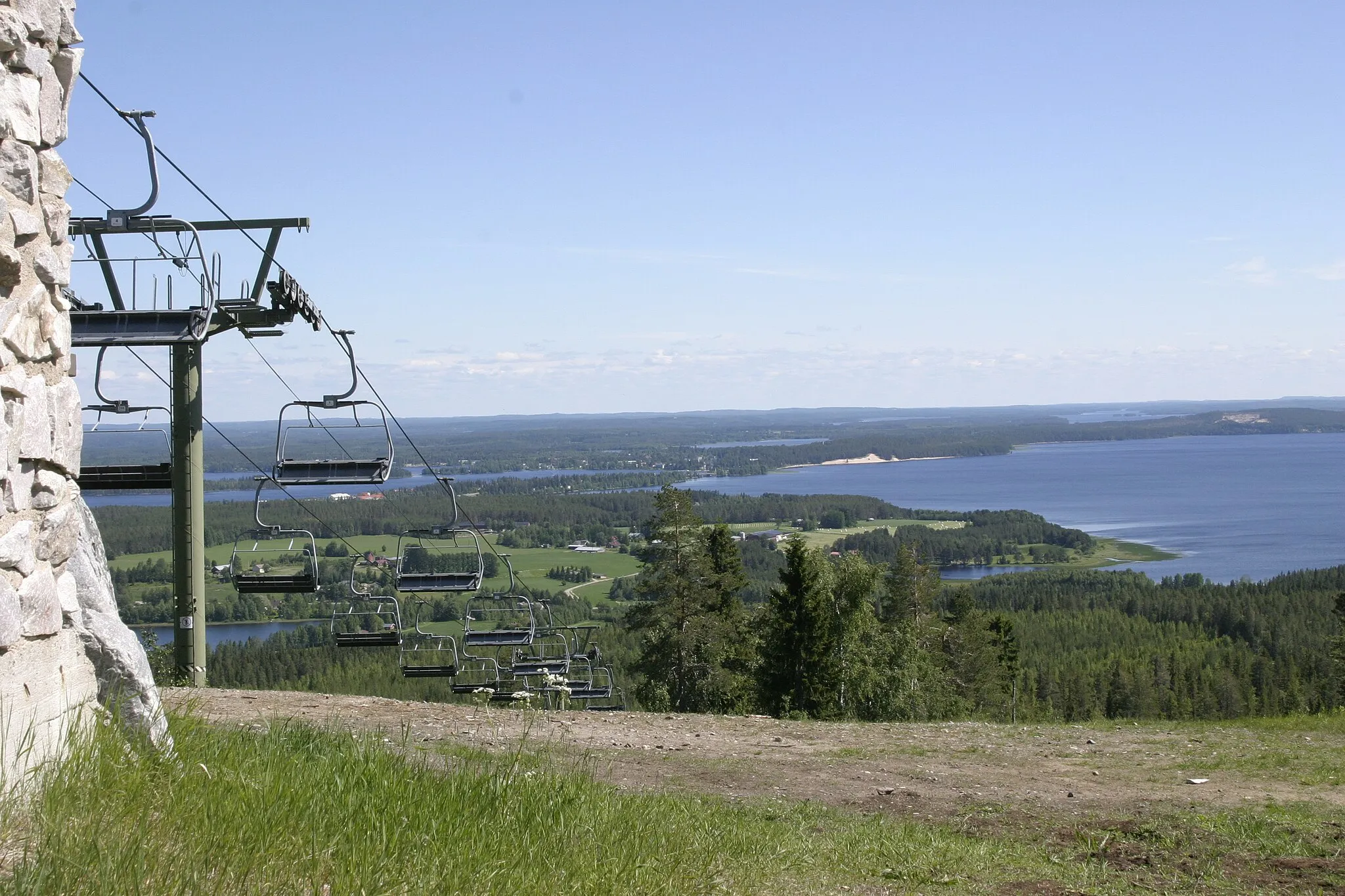 Photo showing: Sapsojärvi kuvattuna Vuokatinvaaralta kuvattuna