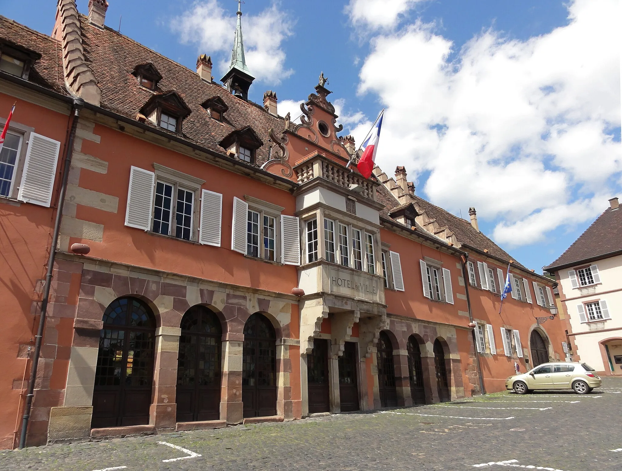 Photo showing: Alsace, Bas-Rhin, Barr, Hôtel de ville, ancien château dit "Kleppernburg" ou "Wepfermannsburg" (1641), 1 place de l’Hôtel-de-Ville (PA00084600, IA00115076).