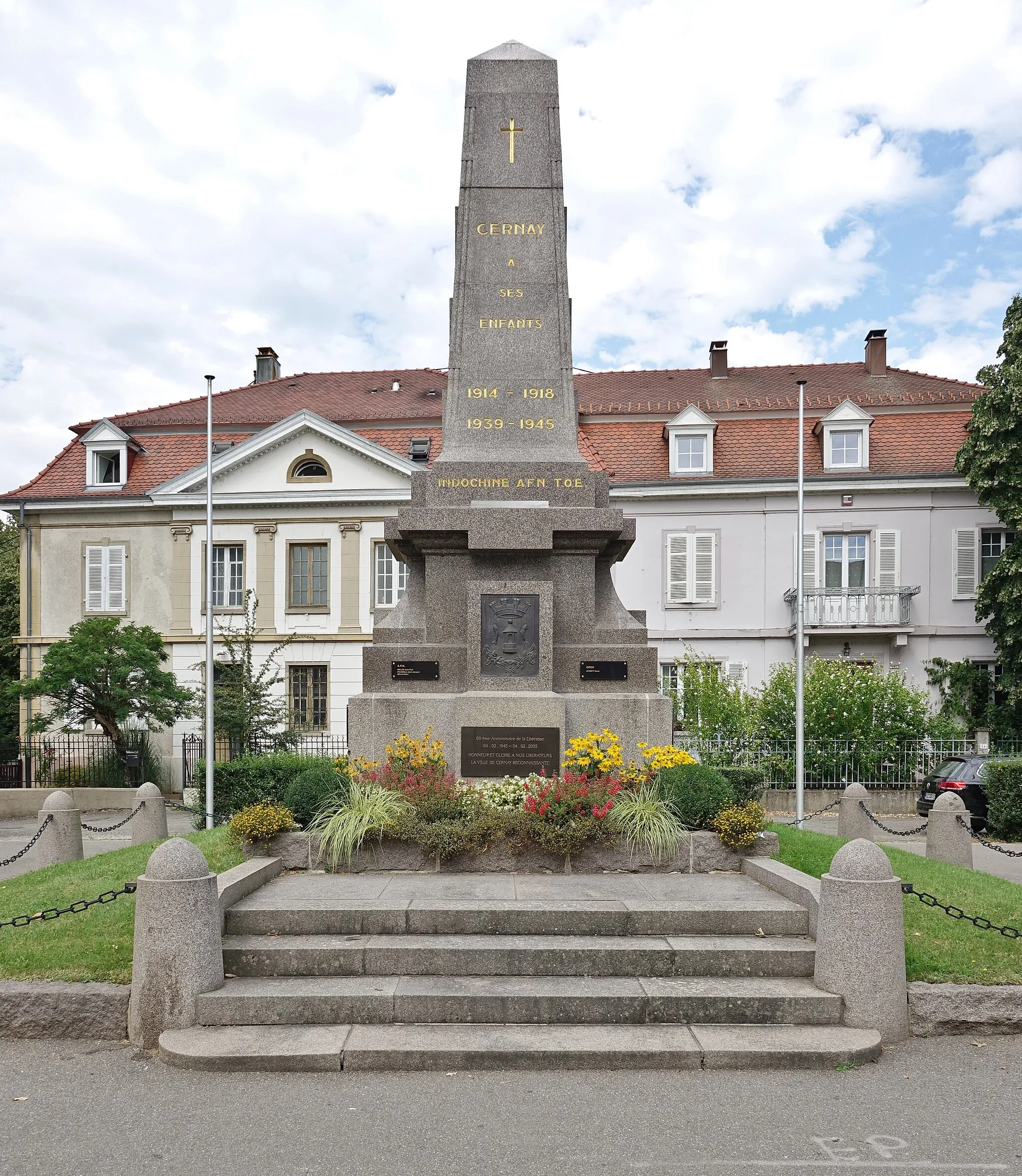 Photo showing: Monument to the dead of the First and Second World Wars and the Indochina War in Cernay (Haut-Rhin, France).