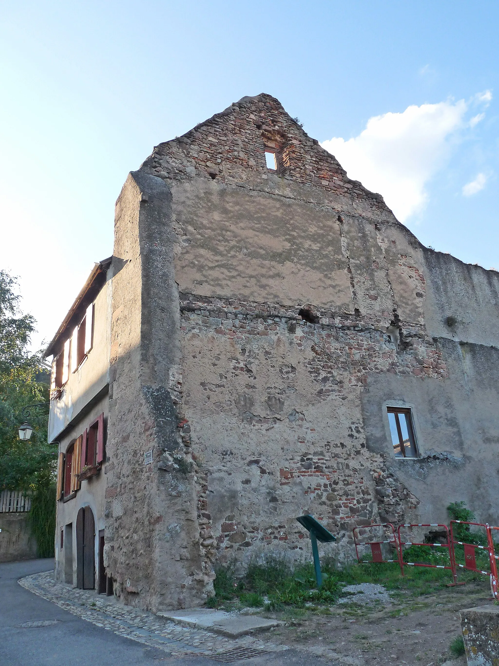 Photo showing: Châtenois (Bas-Rhin) : Amthaus. Siège de l'administration du bailliage de Châtenois et du Comte Ban. Brûle par les Suédois en 1633.