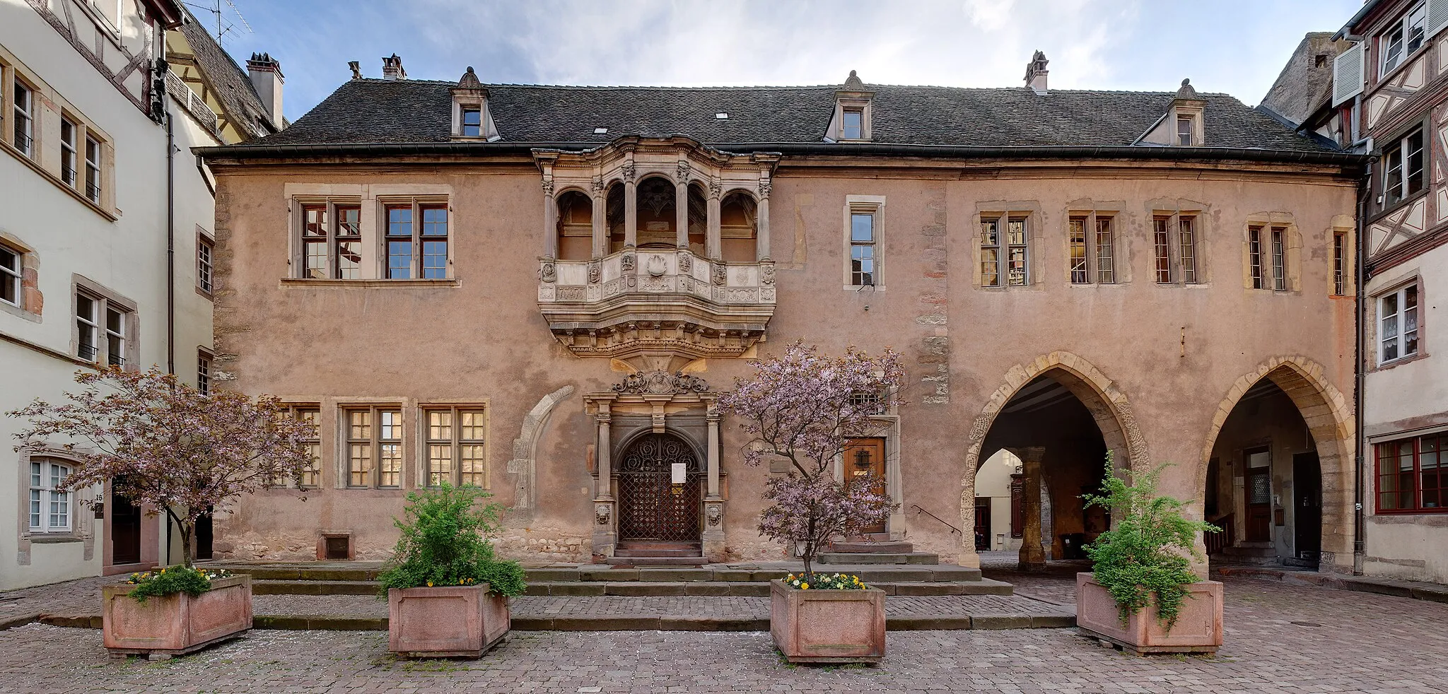 Photo showing: This building is classé au titre des monuments historiques de la France. It is indexed in the base Mérimée, a database of architectural heritage maintained by the French Ministry of Culture, under the reference PA00085361 .