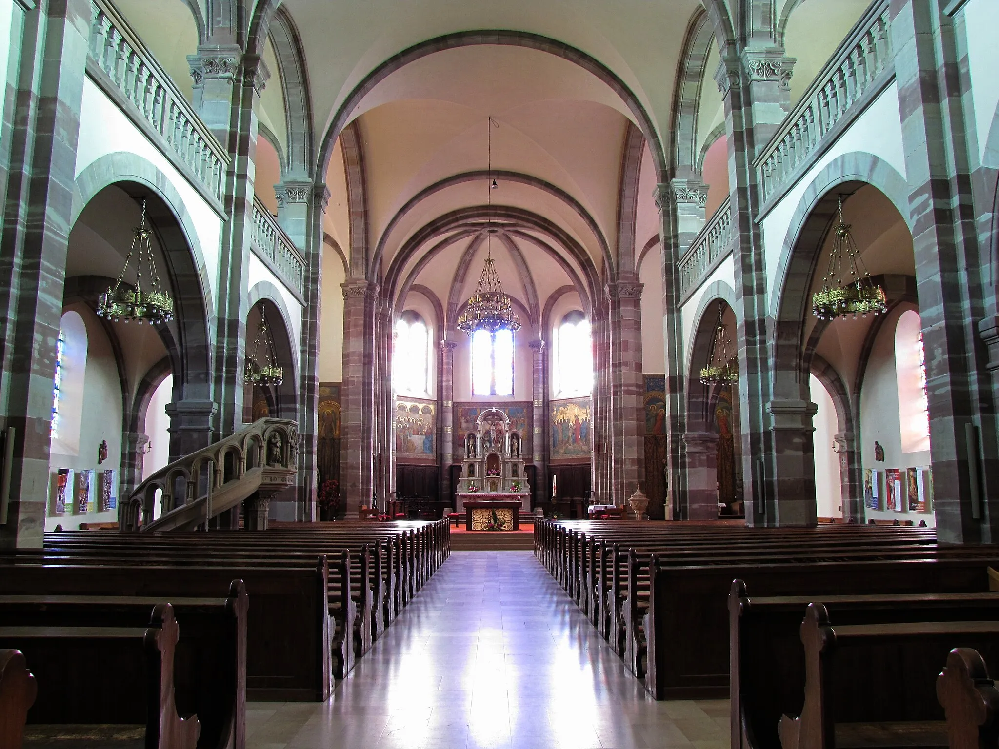 Photo showing: Alsace, Bas-Rhin, Église Saint-Étienne de Dambach-la-Ville (IA00115185). Vue intérieure de la nef vers le chœur.