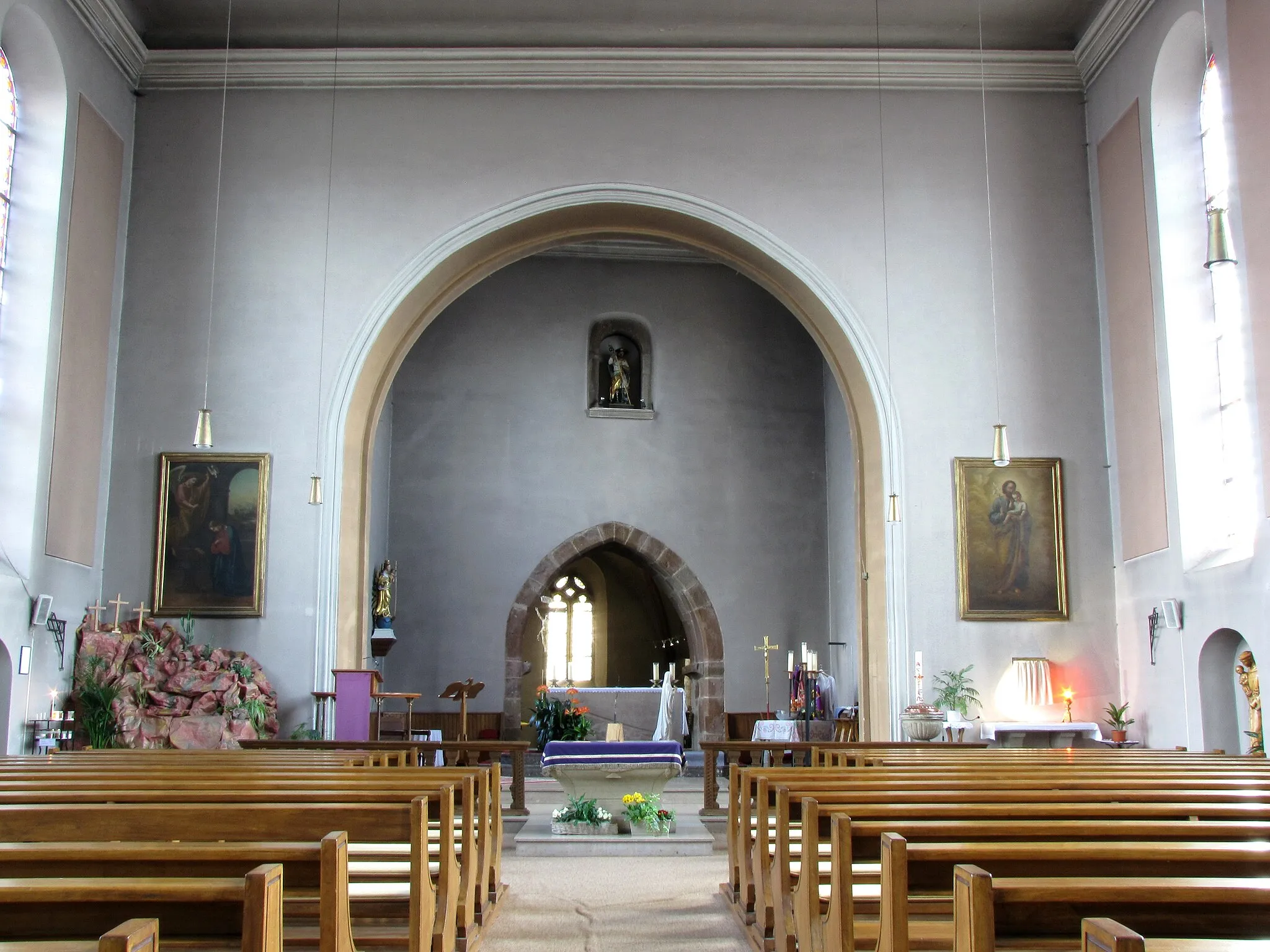 Photo showing: Alsace, Bas-Rhin, Église simultanée Saint-Jacques le Majeur de Dettwiller (PA00084690, IA00055620). Vue intérieure de la nef vers le chœur.