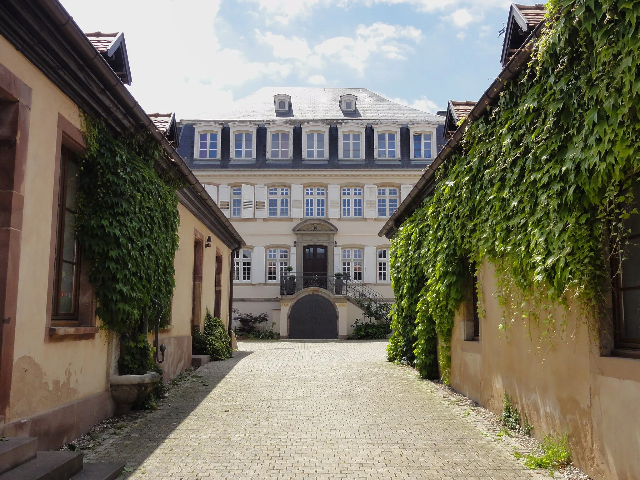 Photo showing: Alsace, Bas-Rhin, Dorlisheim, Château Hervé (XVIIIe-XIXe), 103-105 Grand'Rue (IA67011185).