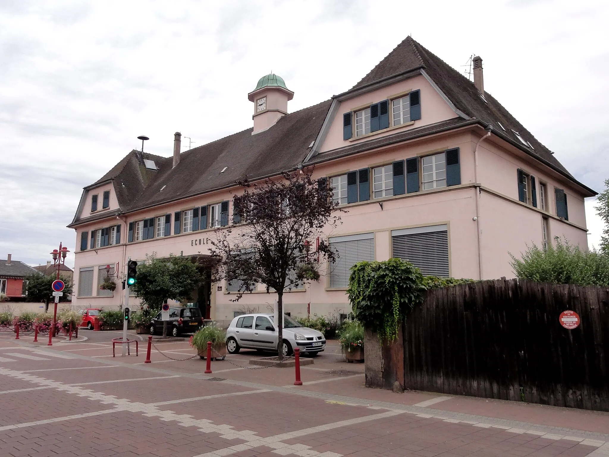 Photo showing: Alsace, Bas-Rhin, Eckbolsheim, Ecole, 10 rue du Général-Leclerc.