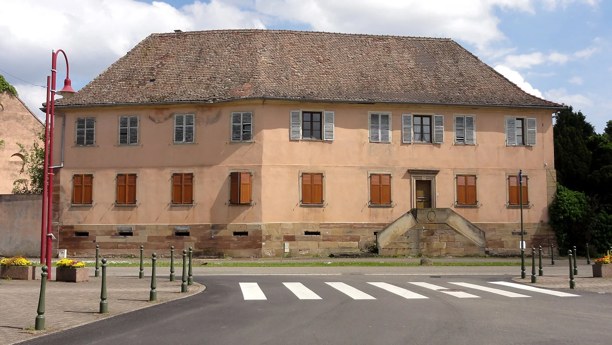 Photo showing: This building is indexed in the base Mérimée, a database of architectural heritage maintained by the French Ministry of Culture, under the reference IA00023206 .
