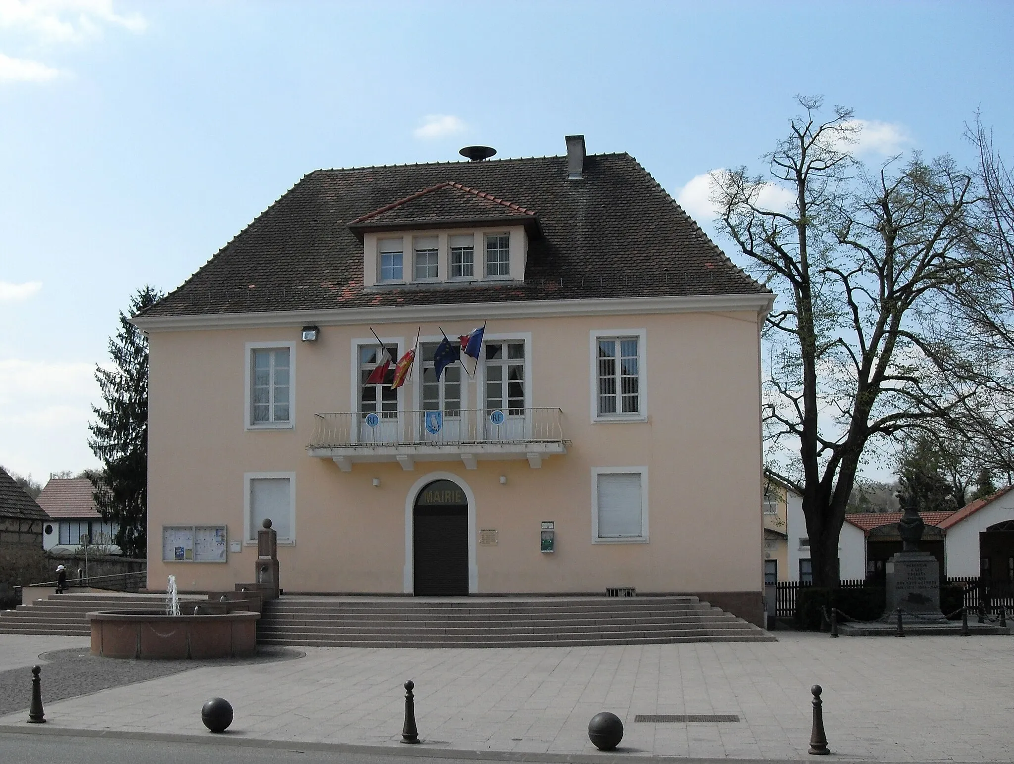 Photo showing: La mairie de Habsheim