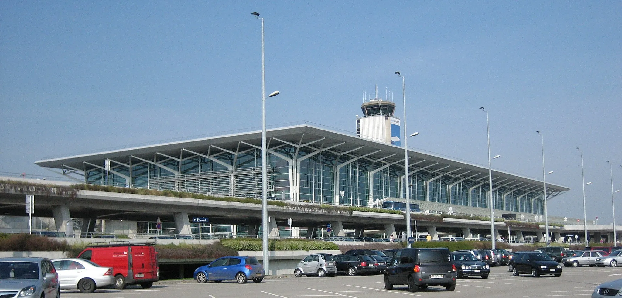 Photo showing: Outside Basel-Mulhouse EuroAirport