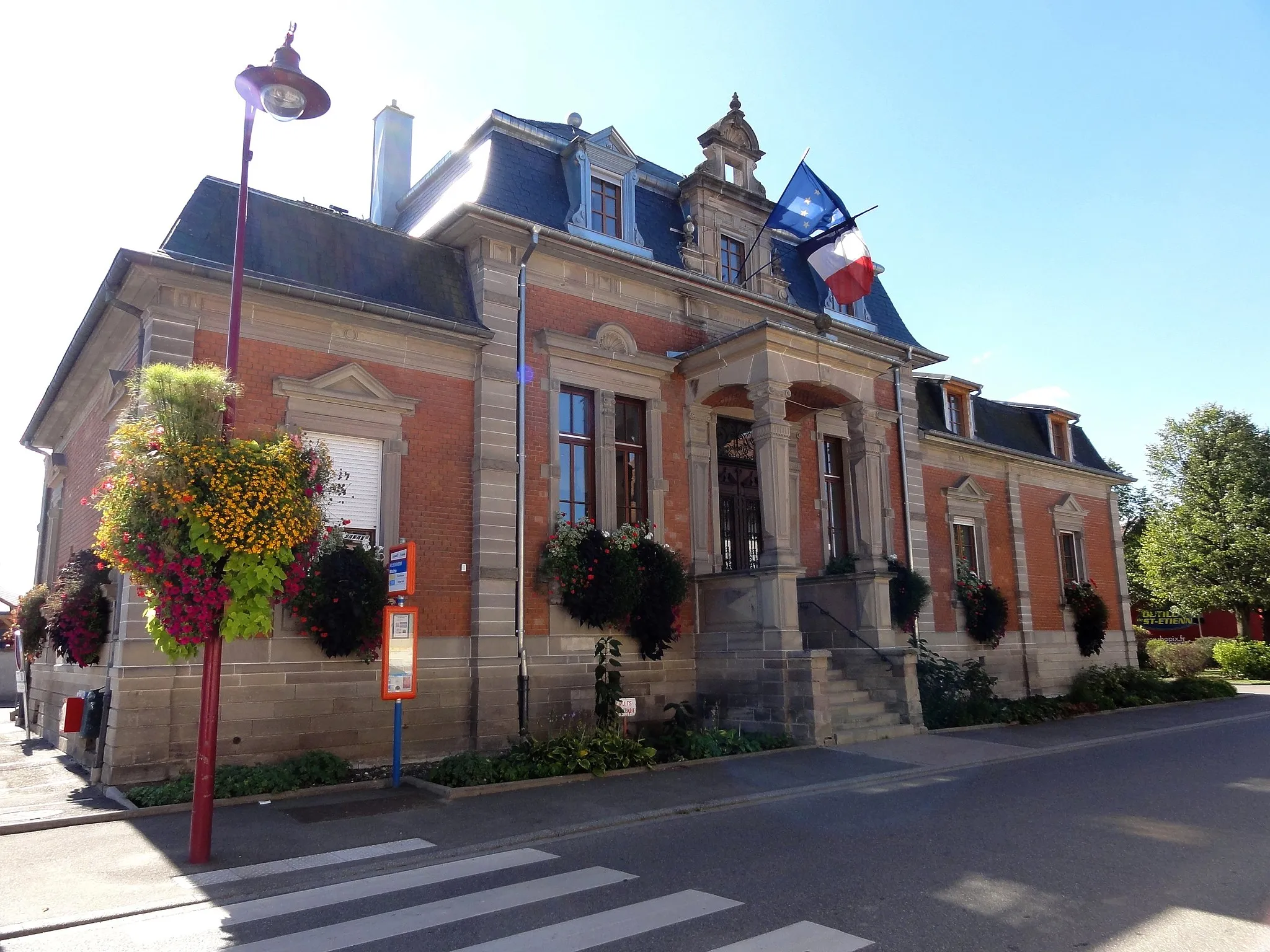 Photo showing: This building is indexed in the base Mérimée, a database of architectural heritage maintained by the French Ministry of Culture, under the reference IA67010788 .