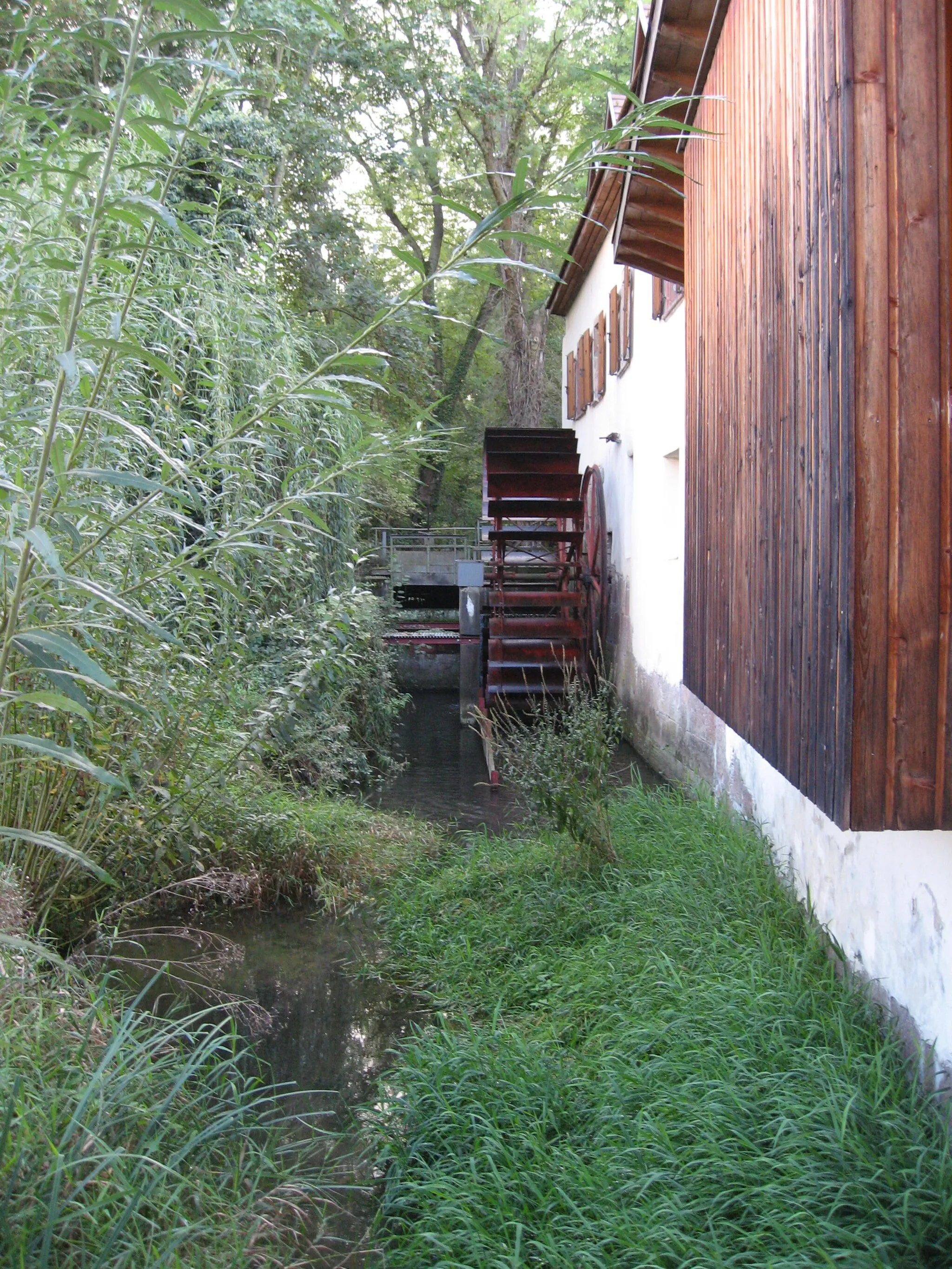 Photo showing: roue du moulin alimenté par le Dollerbaechlein