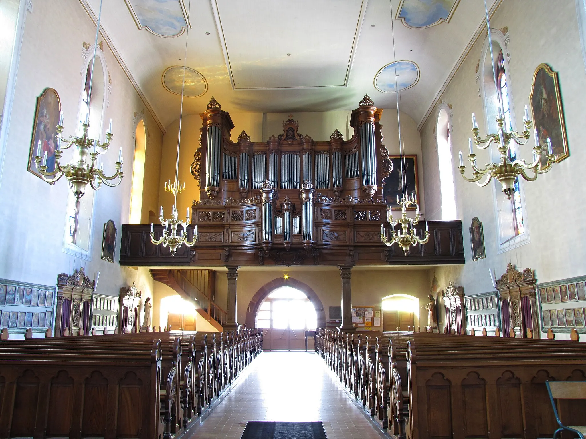 Photo showing: Alsace, Bas-Rhin, Église Notre-Dame-de-l’Assomption de Monswiller (IA00055527). Vue intérieure de la nef vers la tribune d'orgue.