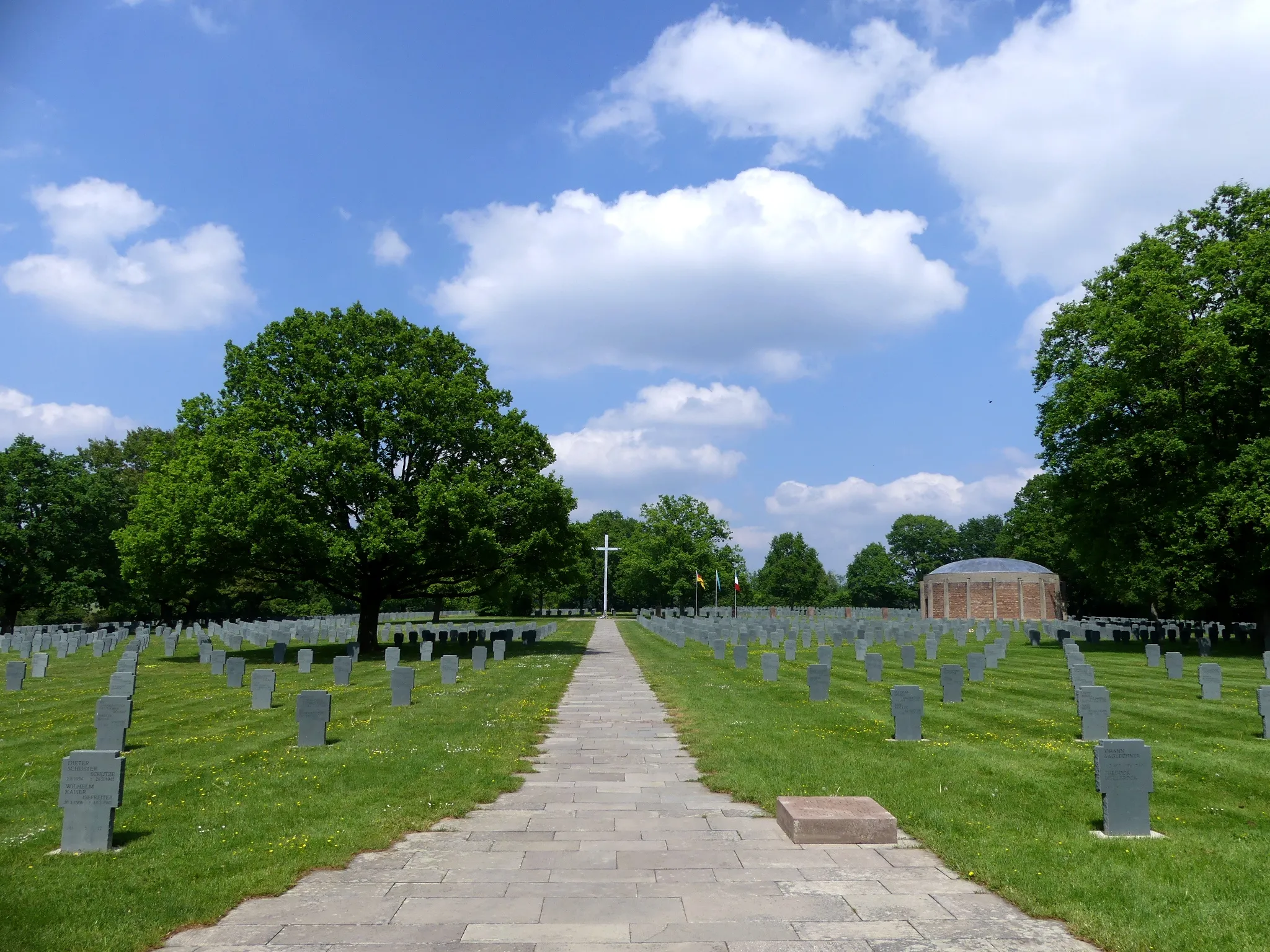 Photo showing: Sight of the WW2 German military cemetery, on the heights of Niederbronn-les-Bains, in Alsace, France.