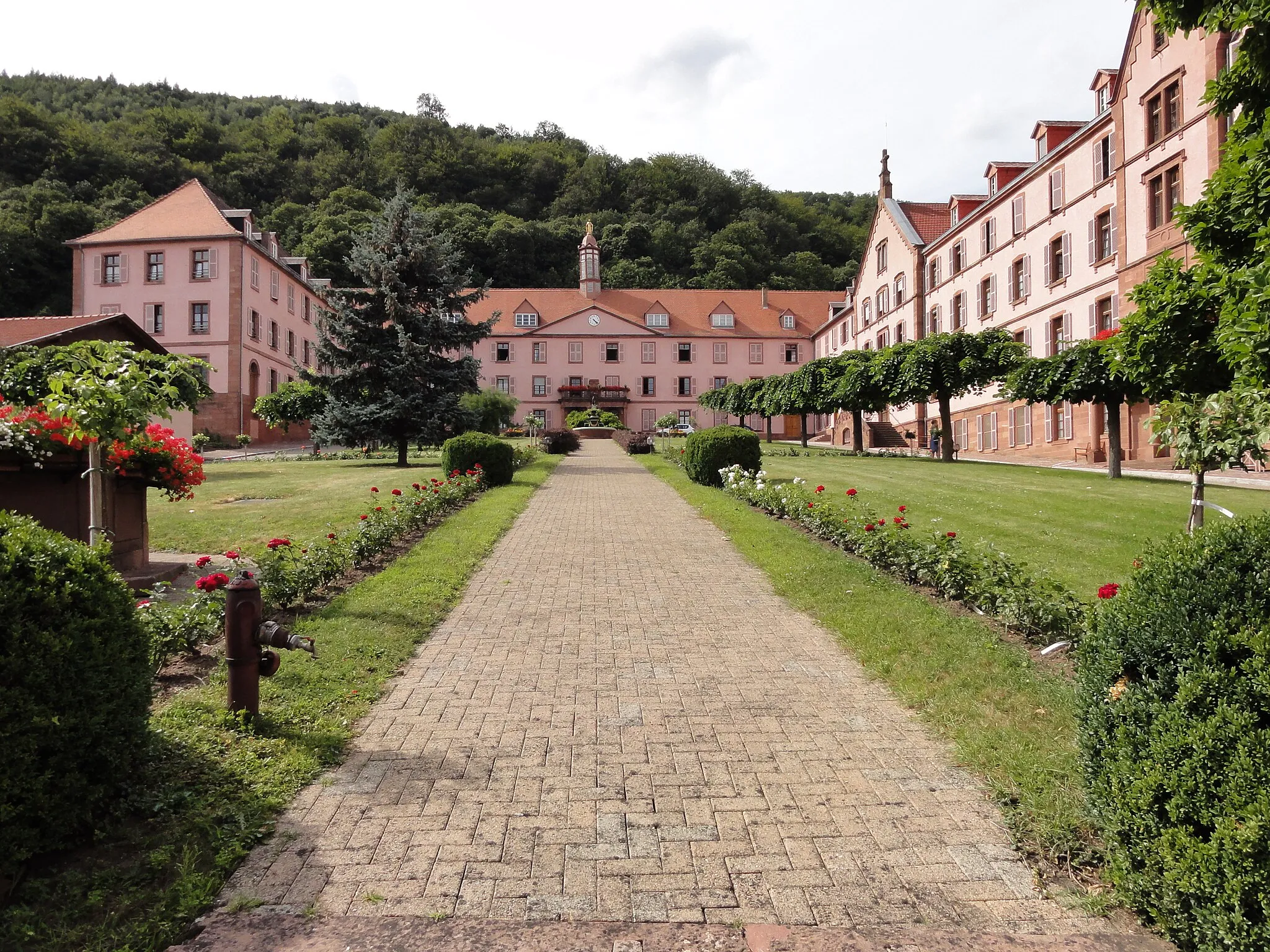 Photo showing: Alsace, Bas-Rhin, Oberbronn, Couvent des Sœurs du Très Saint-Sauveur (IA67005296).