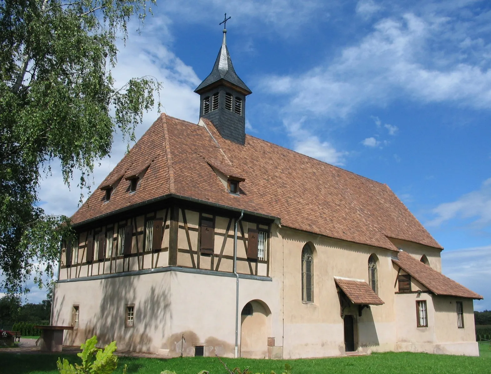Photo showing: Chapelle Notre-Dame-du-Chêne à Plobsheim XIVe siècle. Vue extérieure