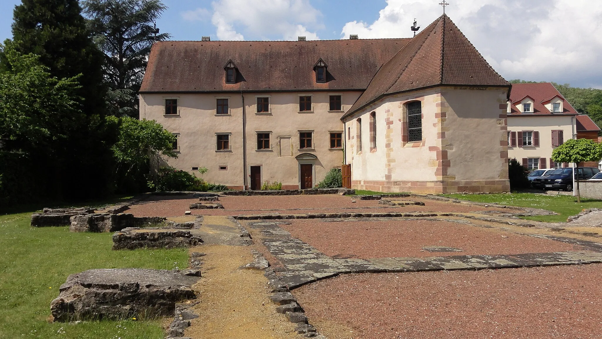 Photo showing: This building is inscrit au titre des monuments historiques de la France. It is indexed in the base Mérimée, a database of architectural heritage maintained by the French Ministry of Culture, under the references PA00085680 and IA00111947 .