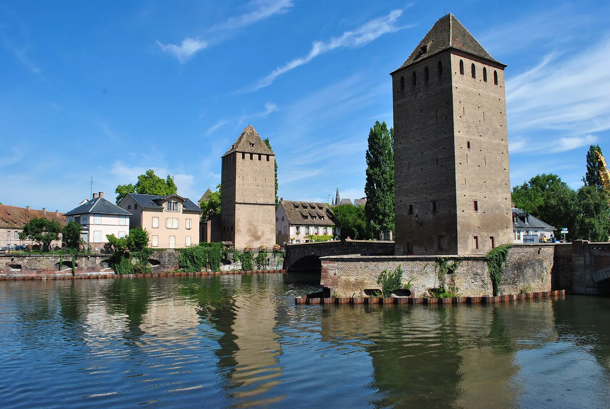 Photo showing: The twin watchtowers of the Ponts Couverts.