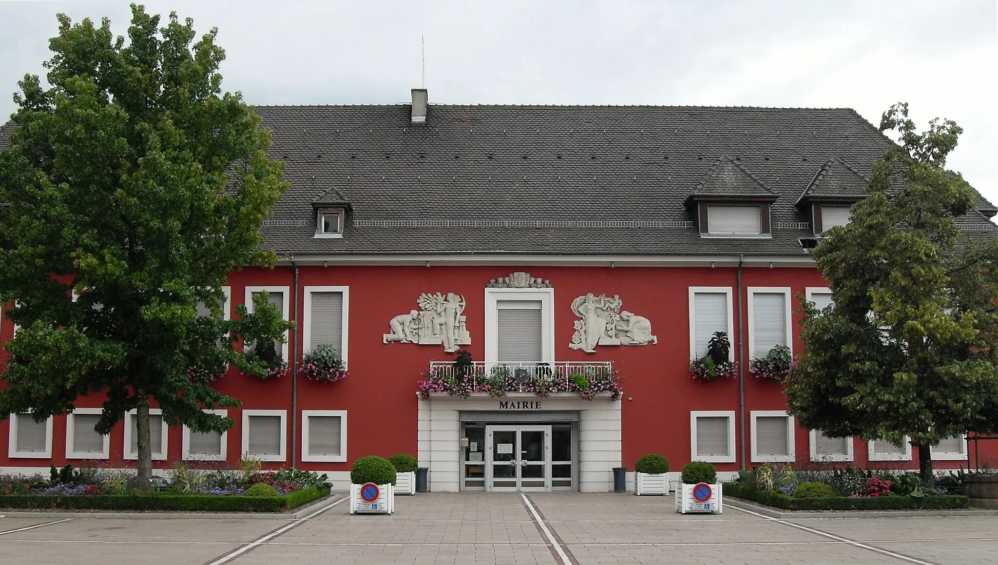 Photo showing: La mairie de Wittelsheim