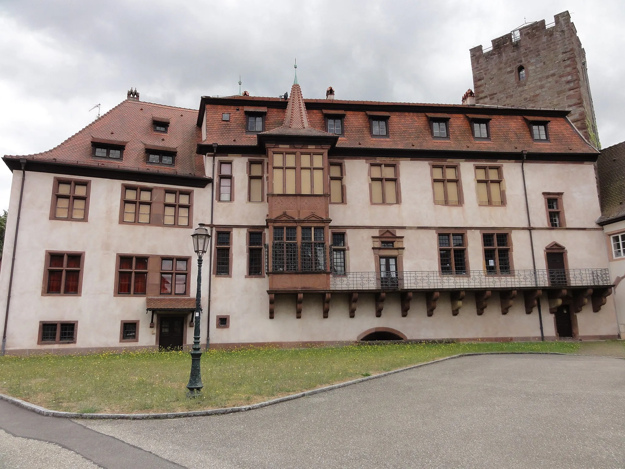 Photo showing: Alsace, Bas-Rhin, Château de Woerth (XVIe), actuellement mairie et musée (PA67000061, IA67008911): Façade arrière.