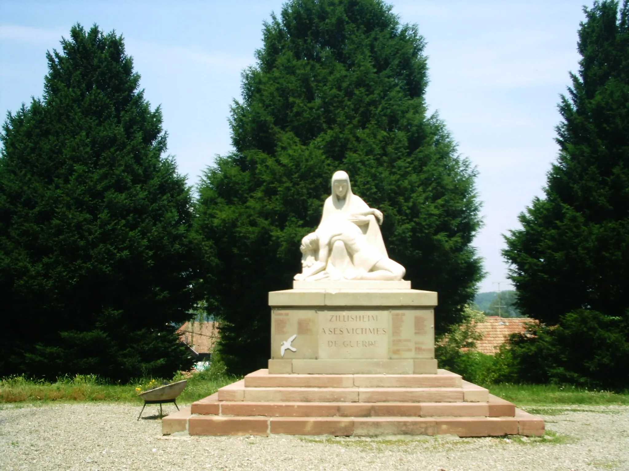 Photo showing: War memorial from Zillisheim-France