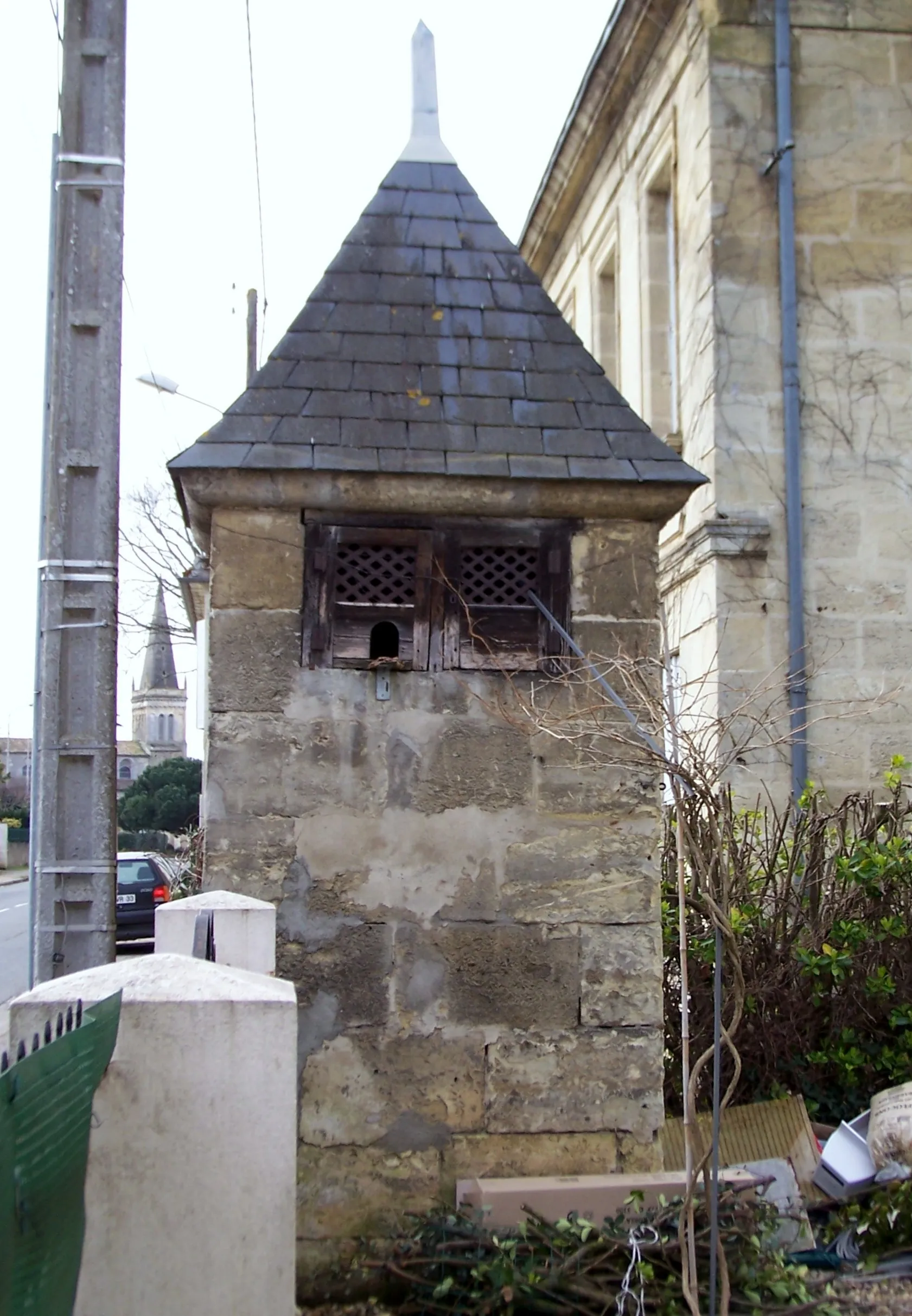 Photo showing: Dovecote tower in Ambarès-et-Lagrave (Gironde, France)