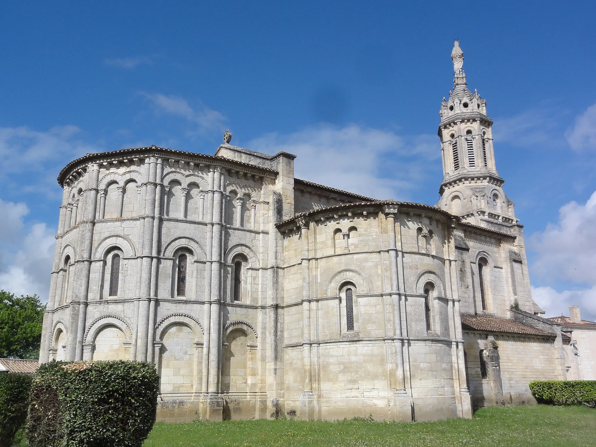Photo showing: Bayon-sur-Gironde, Église Notre-Dame, chevet