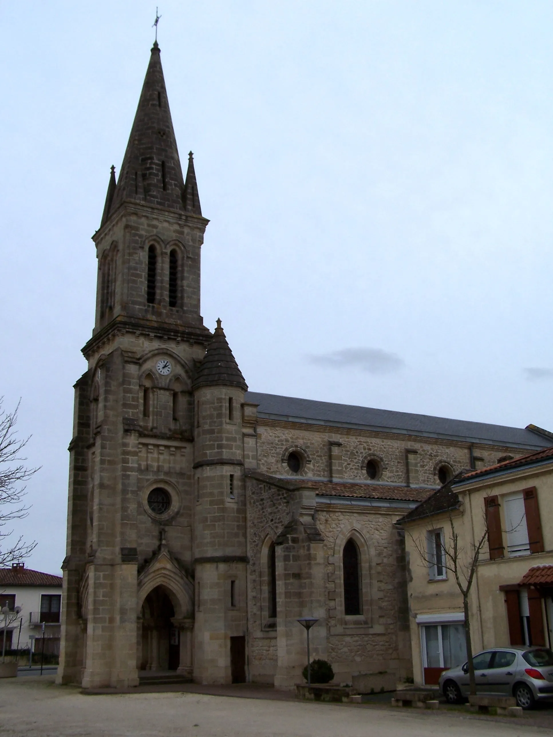 Photo showing: Our Lady's church of Ambès (Gironde, France)