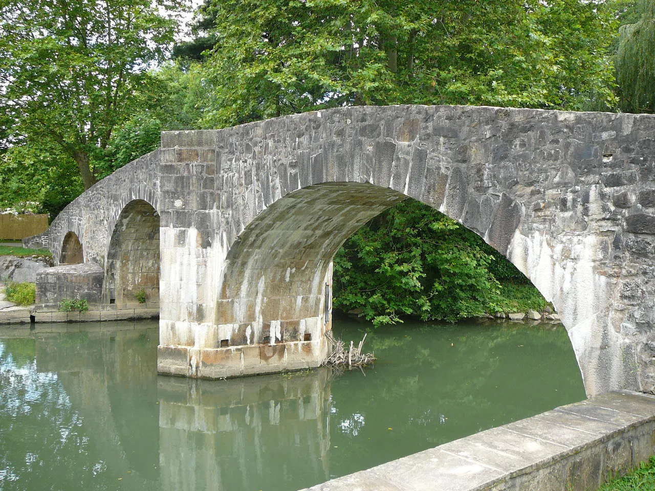 Photo showing: Roman bridge in Ascain.