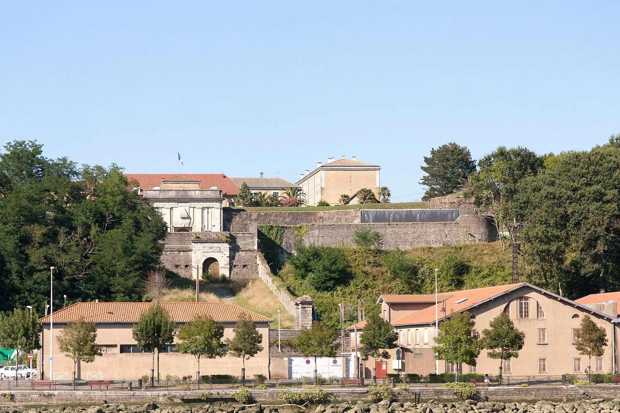 Photo showing: This building is classé au titre des monuments historiques de la France. It is indexed in the base Mérimée, a database of architectural heritage maintained by the French Ministry of Culture, under the reference PA00084333 .