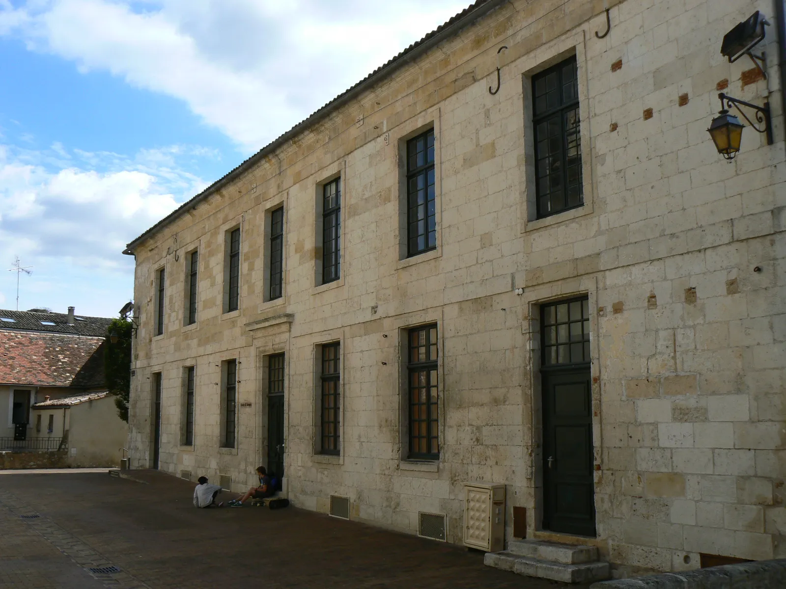 Photo showing: This building is indexed in the base Mérimée, a database of architectural heritage maintained by the French Ministry of Culture, under the reference PA00082378 .