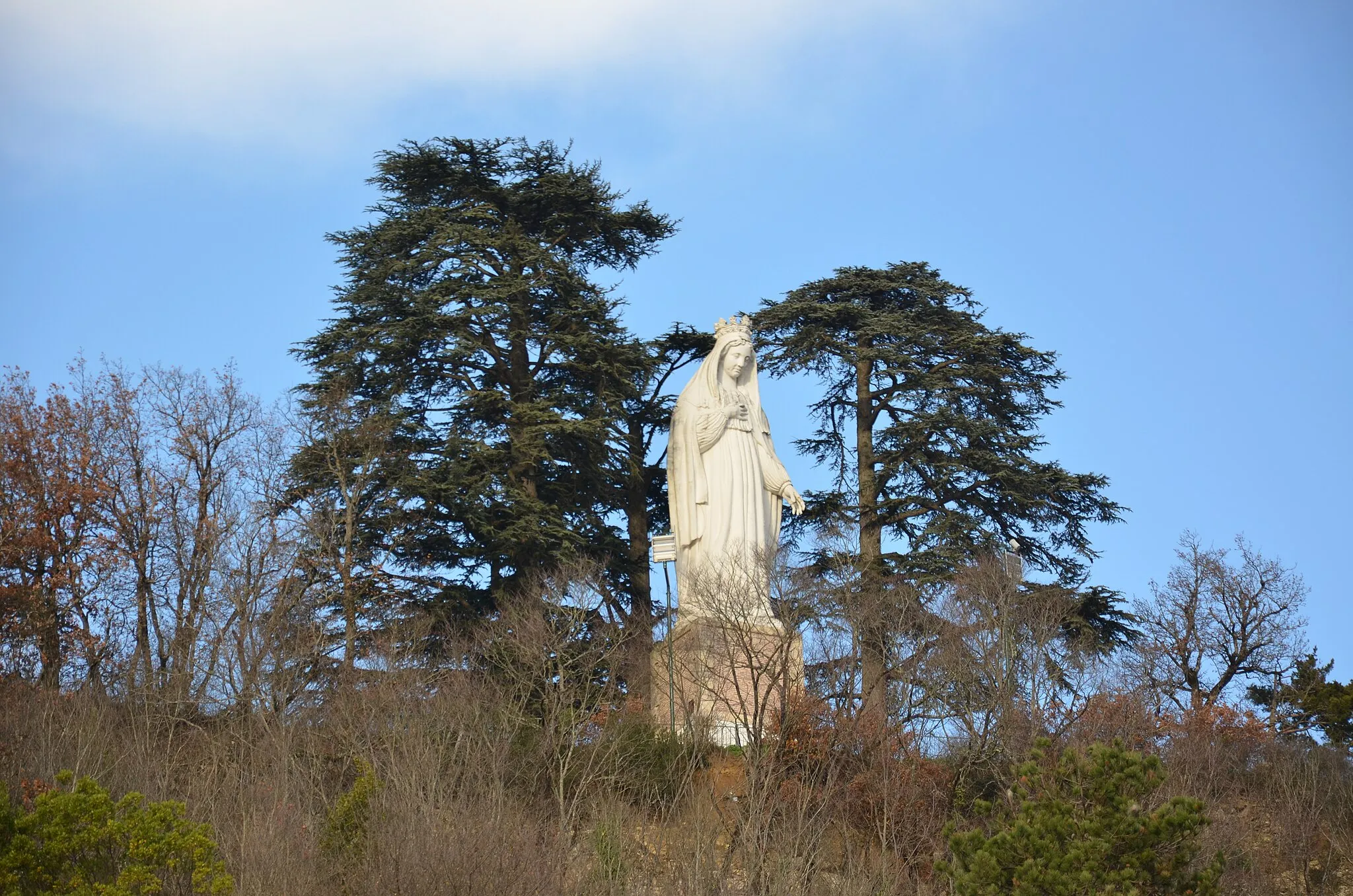 Photo showing: Statut de la Vierge sur les hauteurs de Bon-Encontre (Lot-et-Garonne, France).