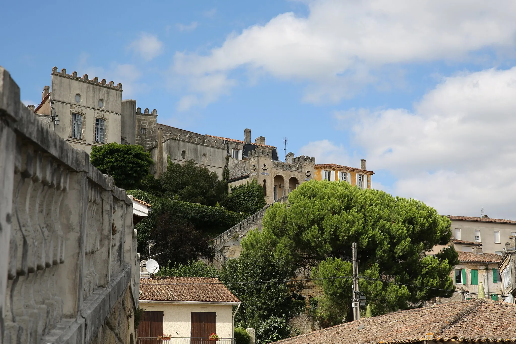 Photo showing: Bourg, vu des quais