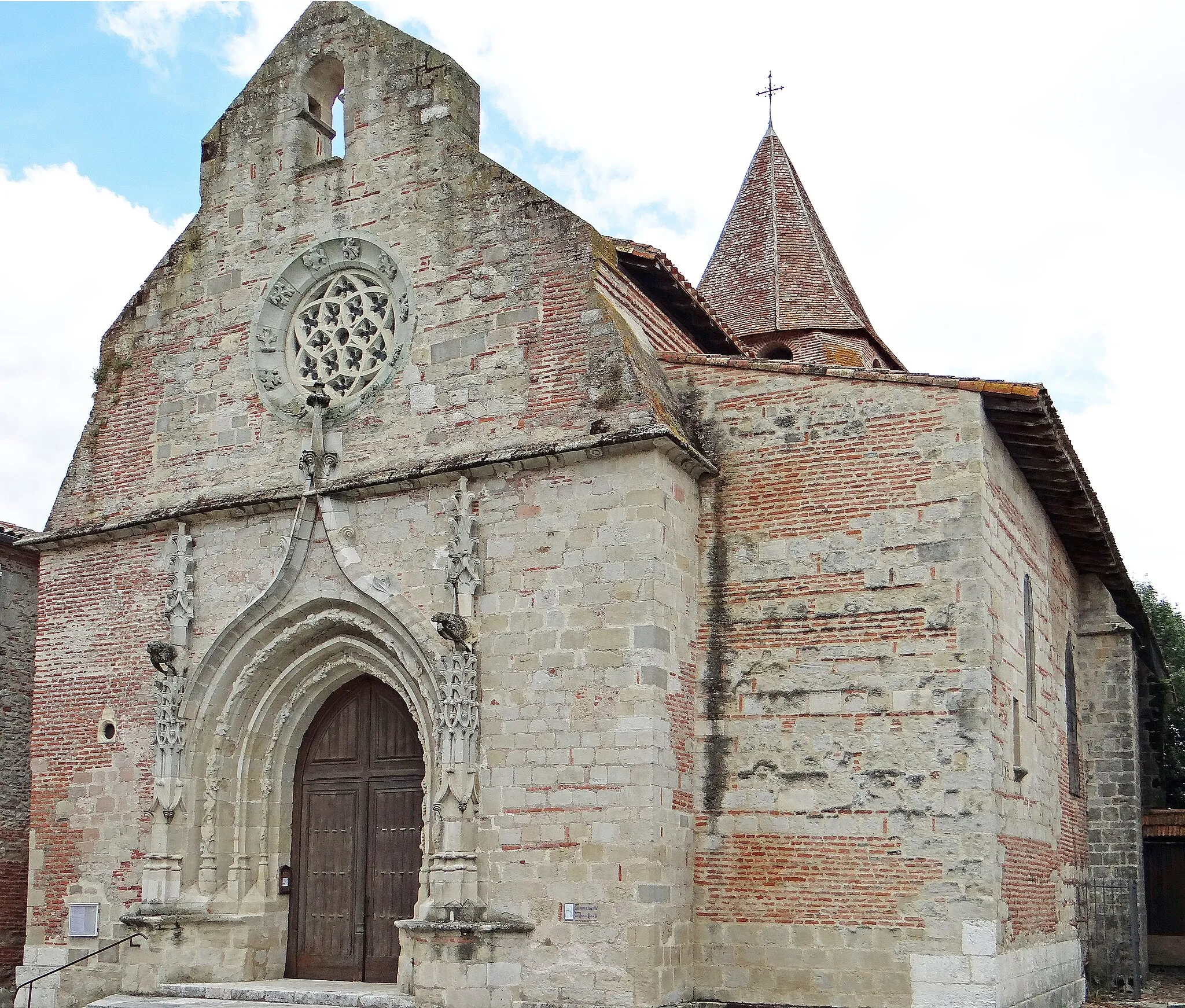 Photo showing: Casseneuil - Église Saint-Pierre