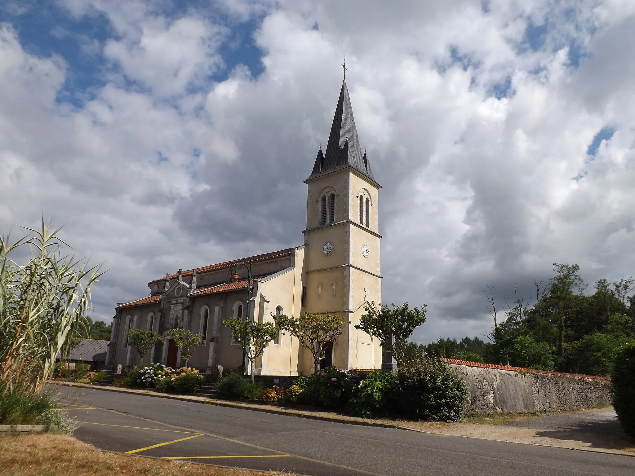 Photo showing: Glèisa de sent Adrèu de Gorberar, Lanas, Gasconha