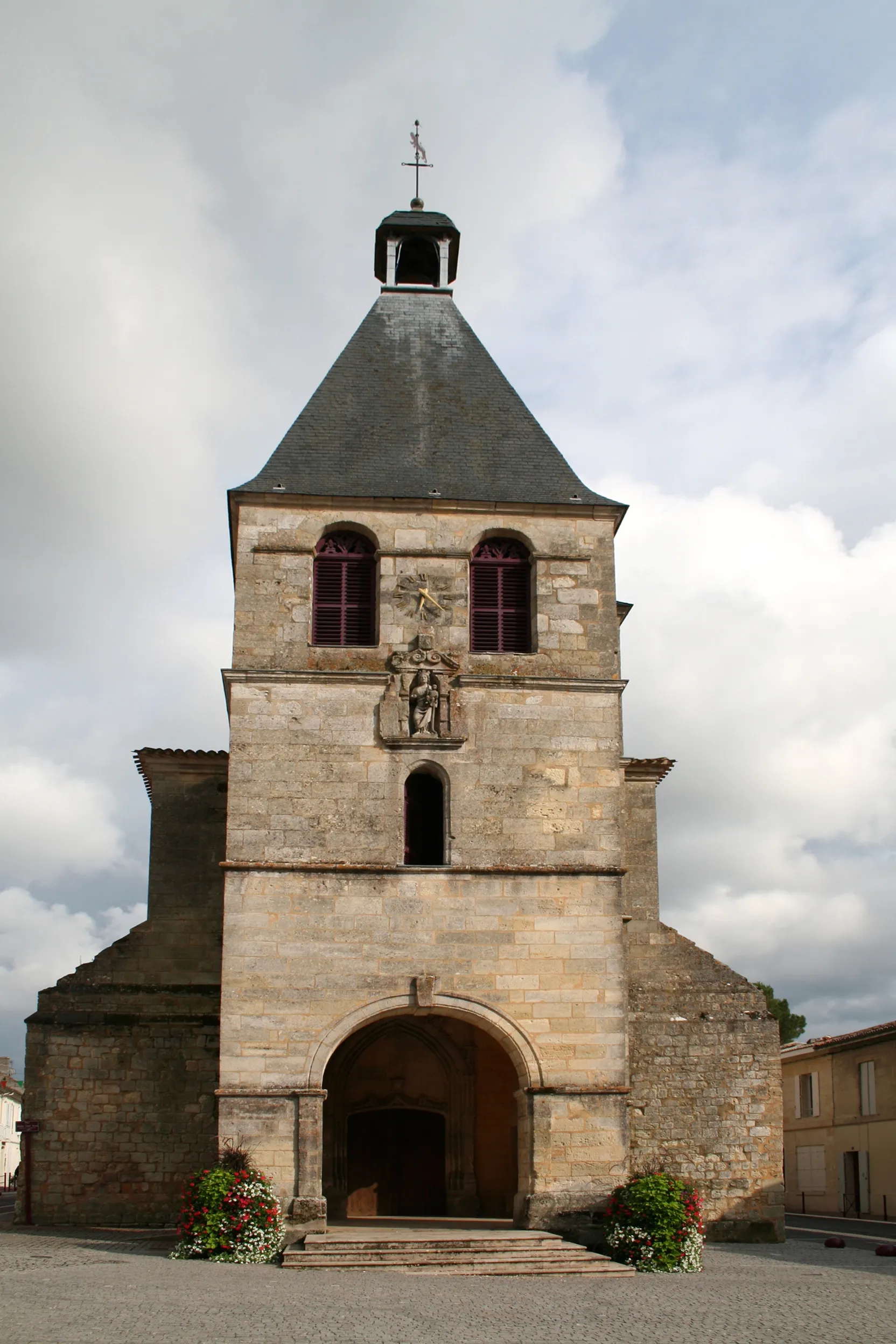 Photo showing: Eglise Notre-Dame de Créon (33) 15th century date QS:P,+1450-00-00T00:00:00Z/7,16th century date QS:P,+1550-00-00T00:00:00Z/7