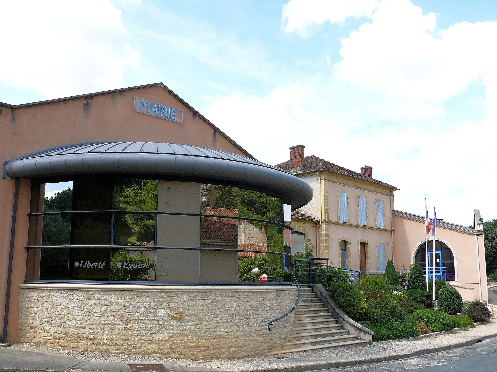 Photo showing: Cuzorn - Mairie