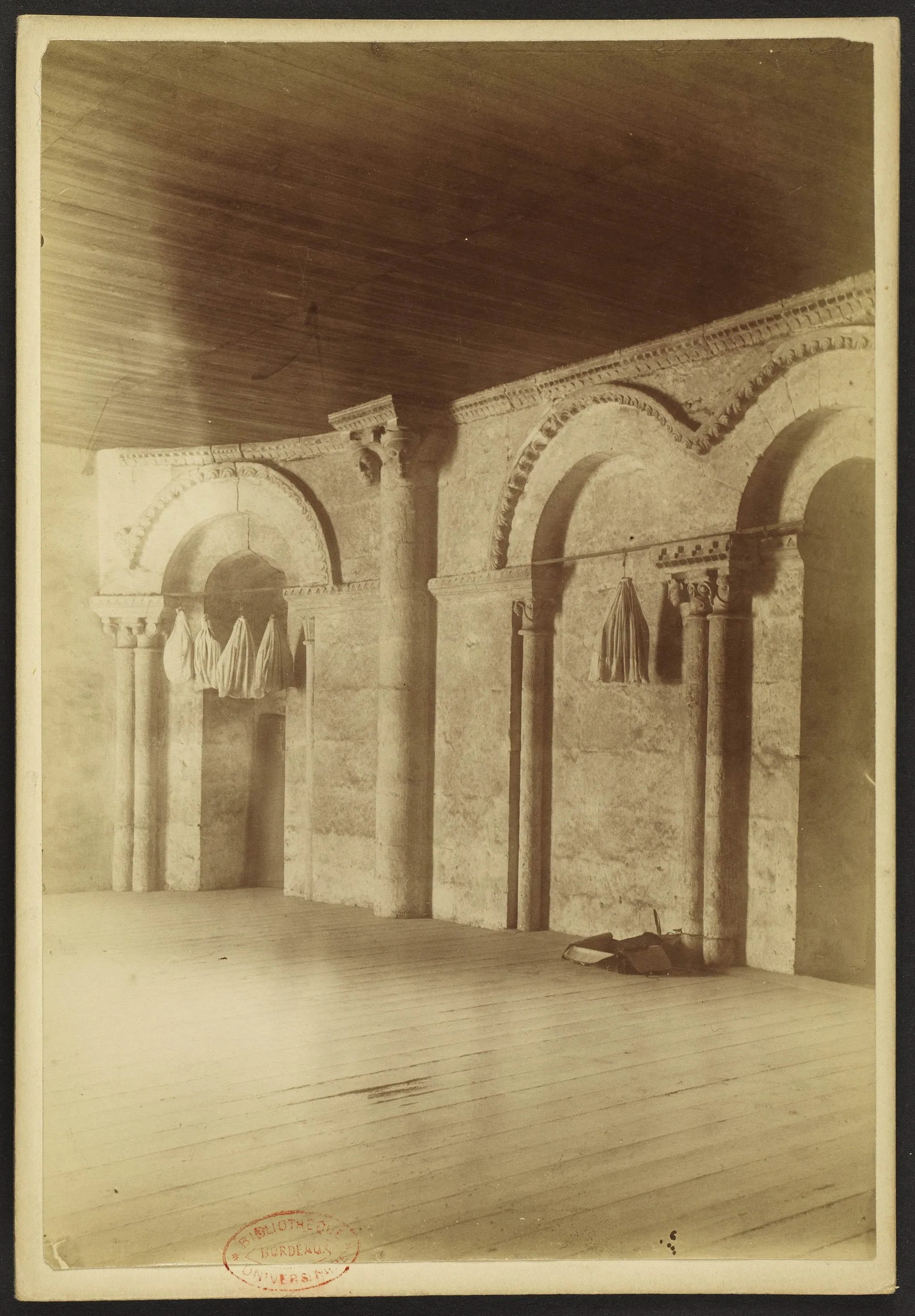 Photo showing: Chapelle Notre-Dame de Langon; Cet élément se trouve au MET (Metropolitan Museum of Art)