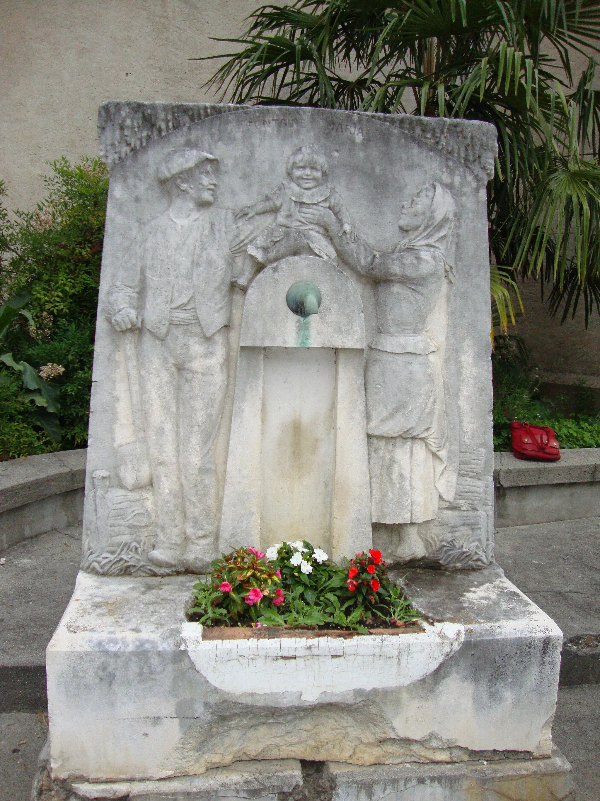 Photo showing: Lasseube (Pyr-Atl, Fr) fountain