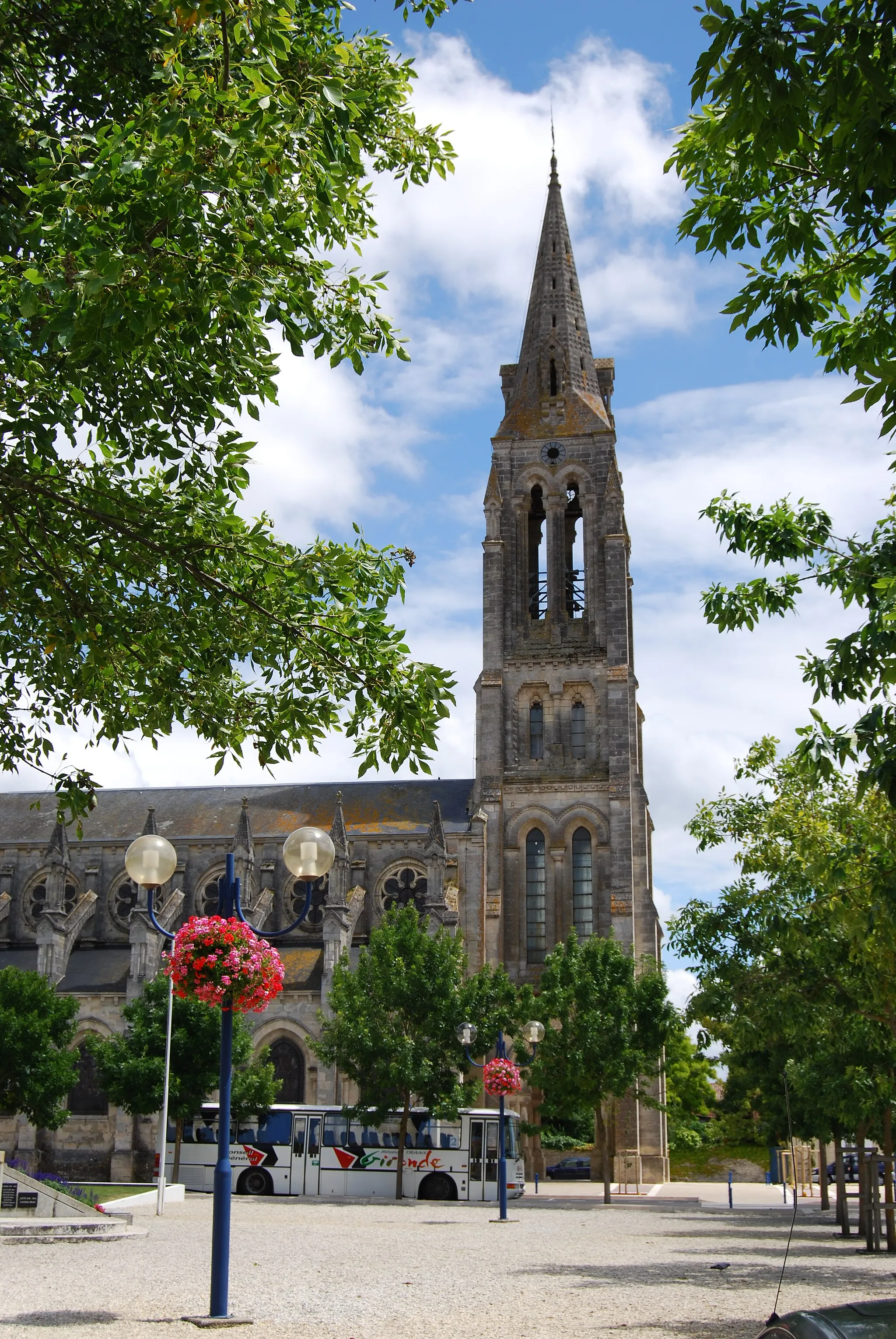 Photo showing: La church of Lesparre-Médoc.