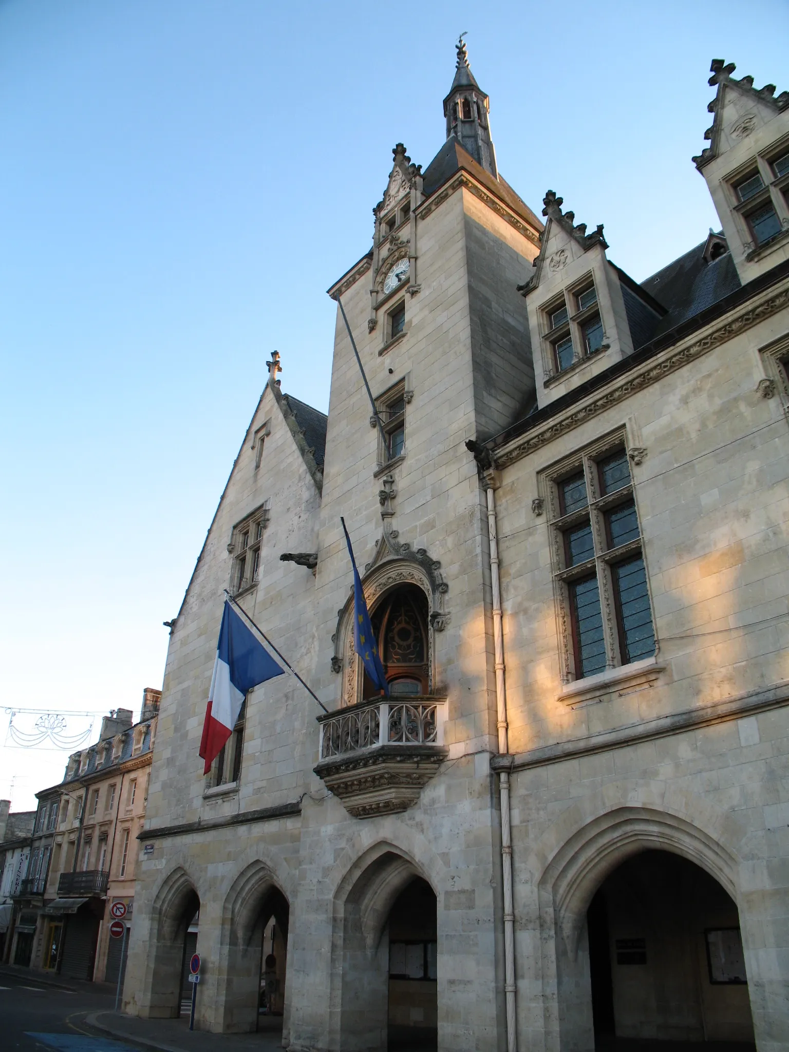 Photo showing: This building is classé au titre des monuments historiques de la France. It is indexed in the base Mérimée, a database of architectural heritage maintained by the French Ministry of Culture, under the reference PA00083597 .