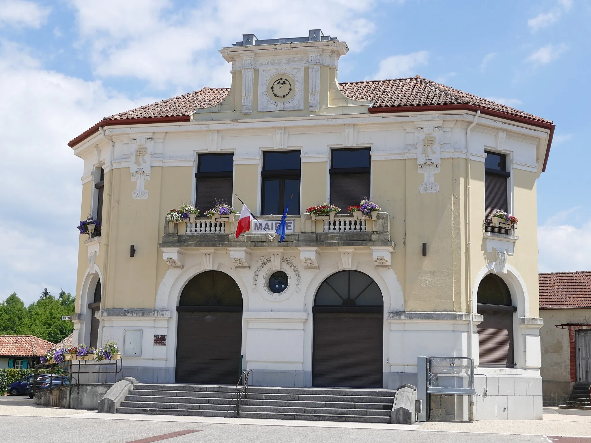 Photo showing: The city hall in Magescq (Landes, Nouvelle-Aquitaine, France).