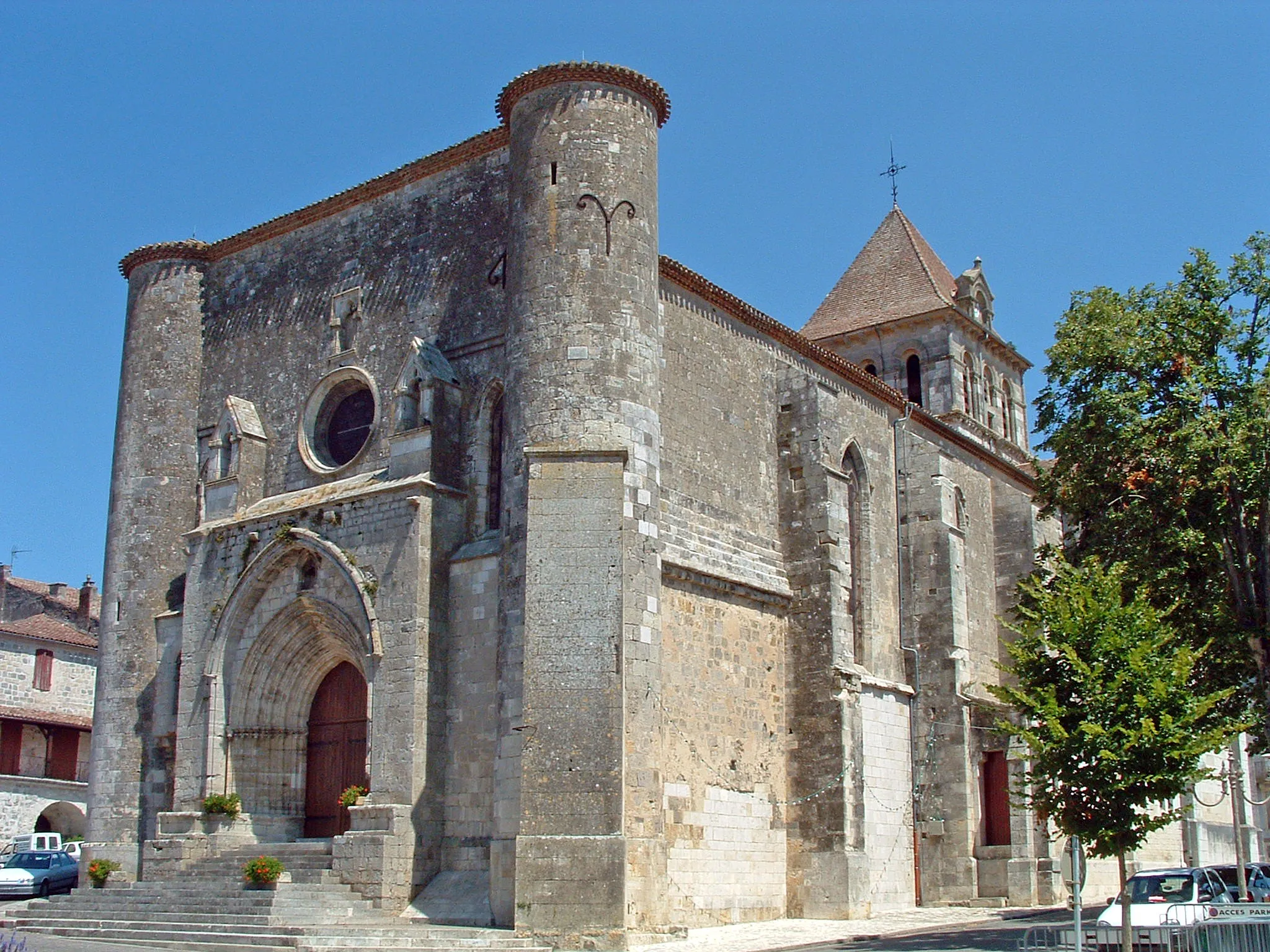 Photo showing: Mézin - Eglise Saint-Jean-Baptiste - Façade occidentale