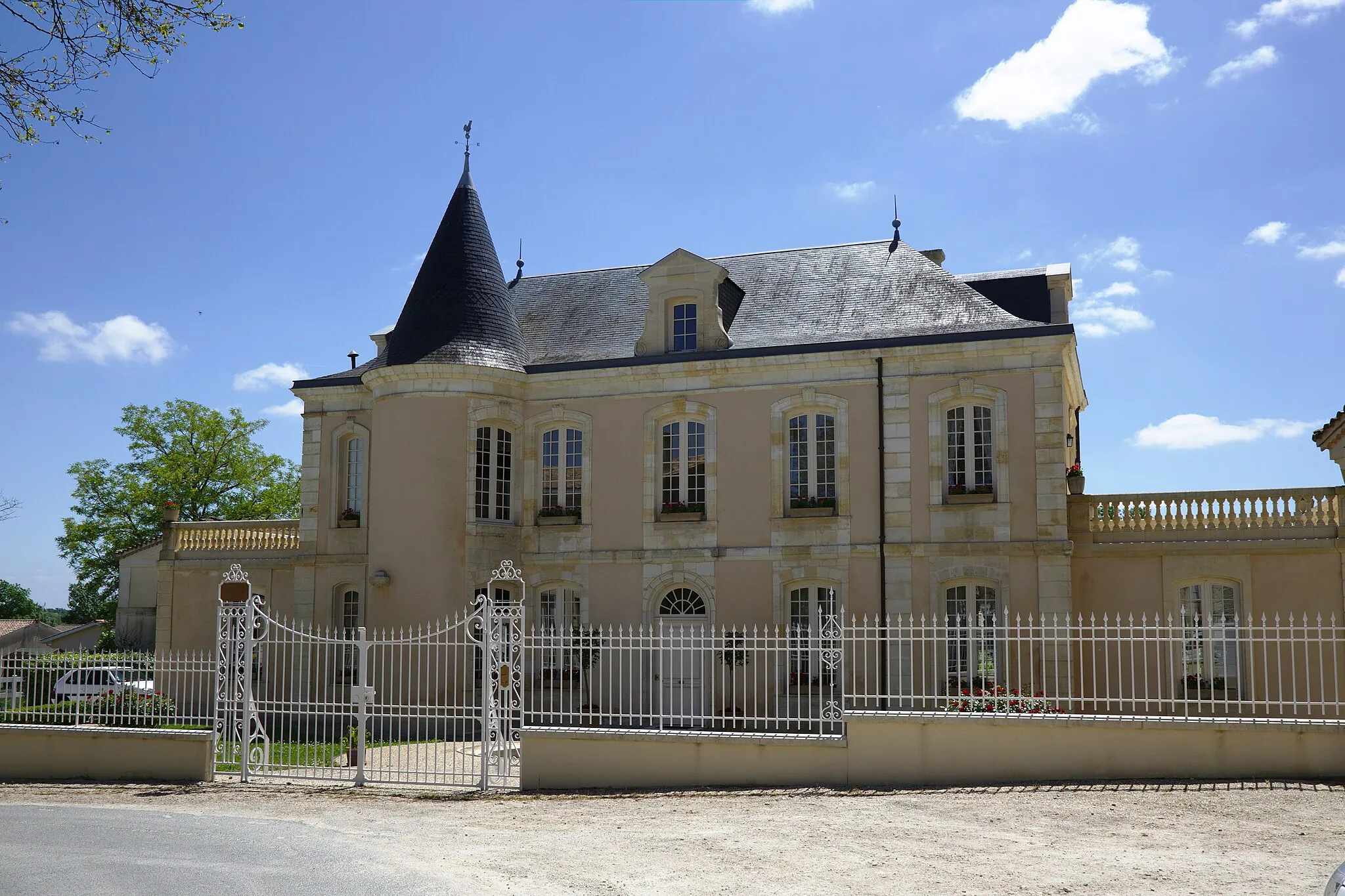 Photo showing: Château Pey Berland