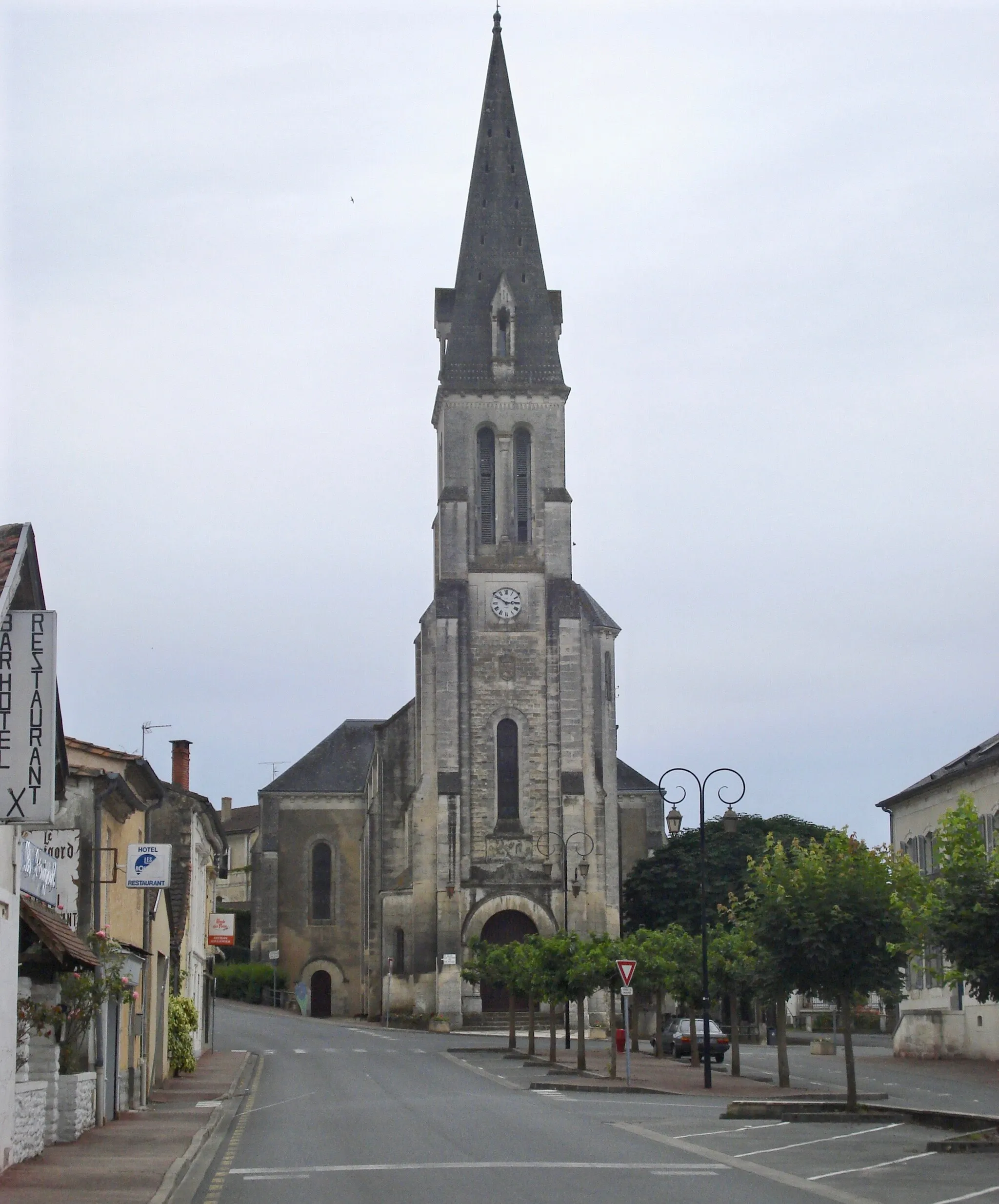 Photo showing: Mussidan (Dordogne, Fr), parish church